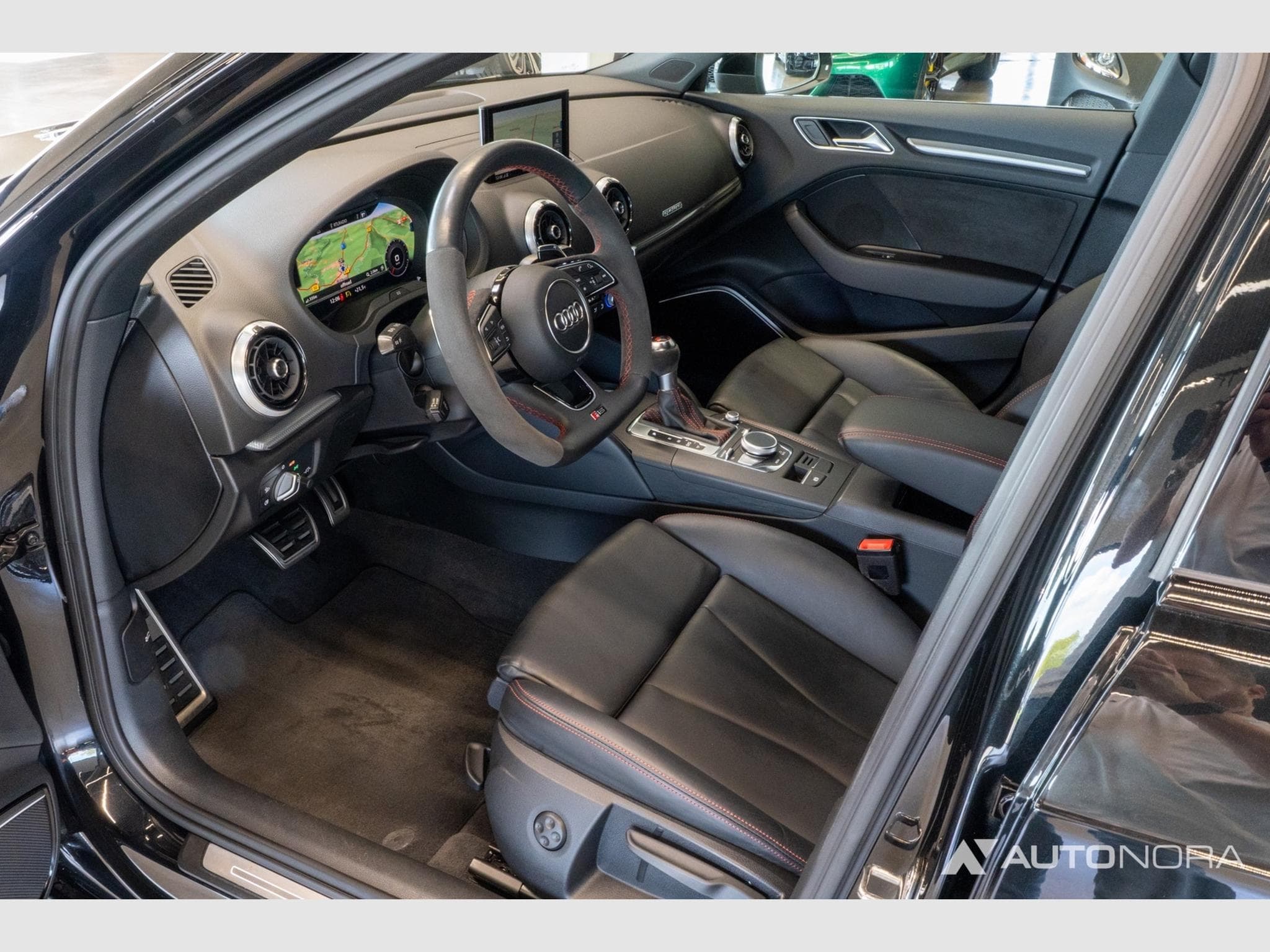 Audi RS3 Sportback (2019) - Photo 12