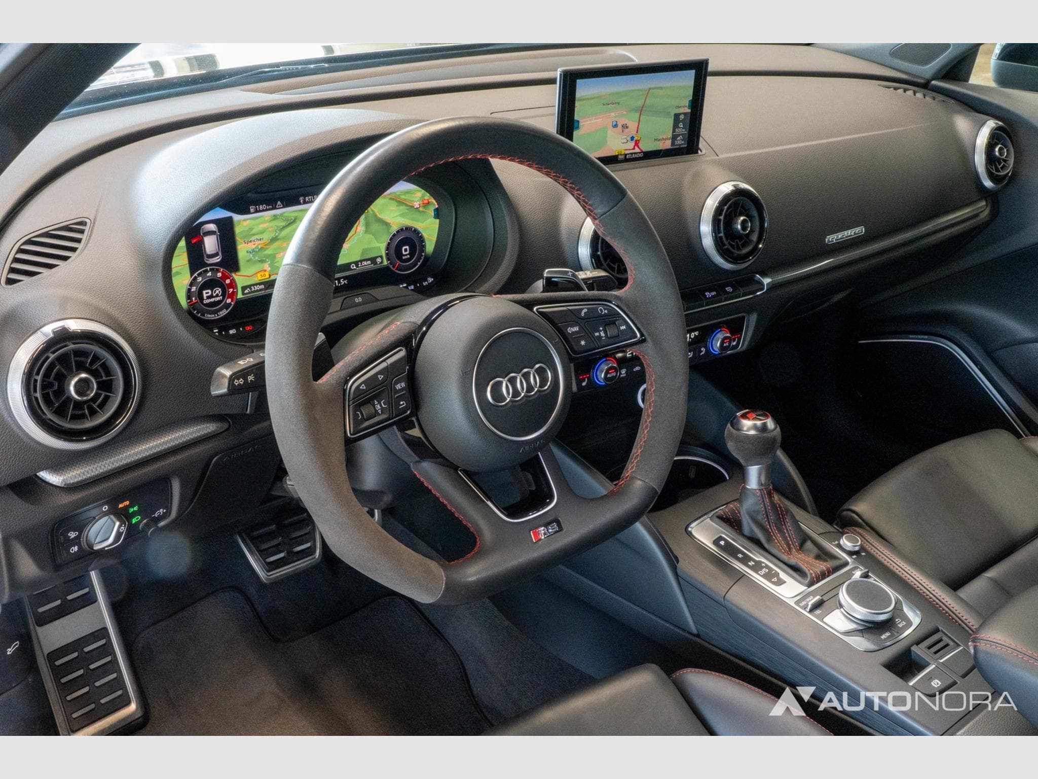 Audi RS3 Sportback (2019) - Photo 13