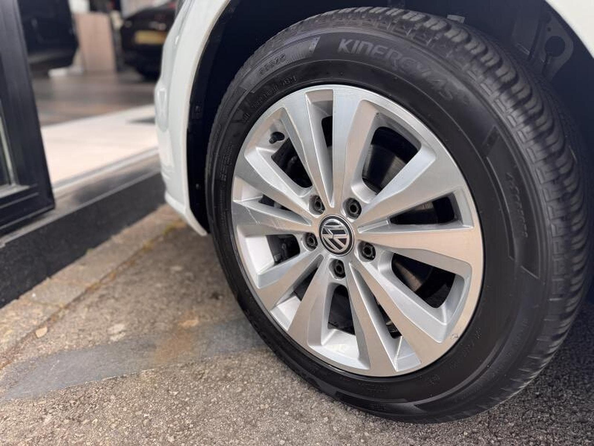 VW Golf VII Comfortline 1.0L 110CV (2017) - Foto 9