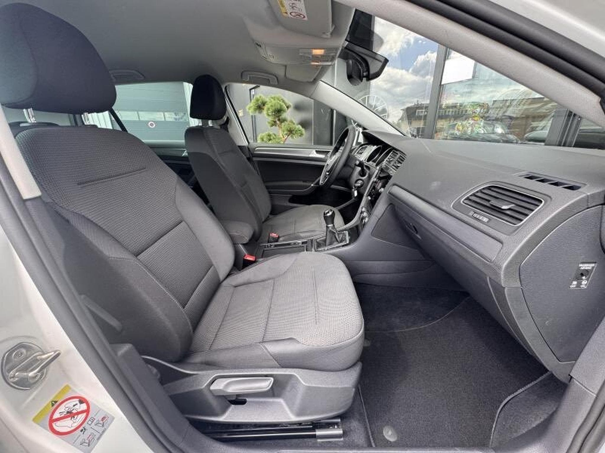 VW Golf VII Comfortline 1.0L 110CV (2017) - Foto 7