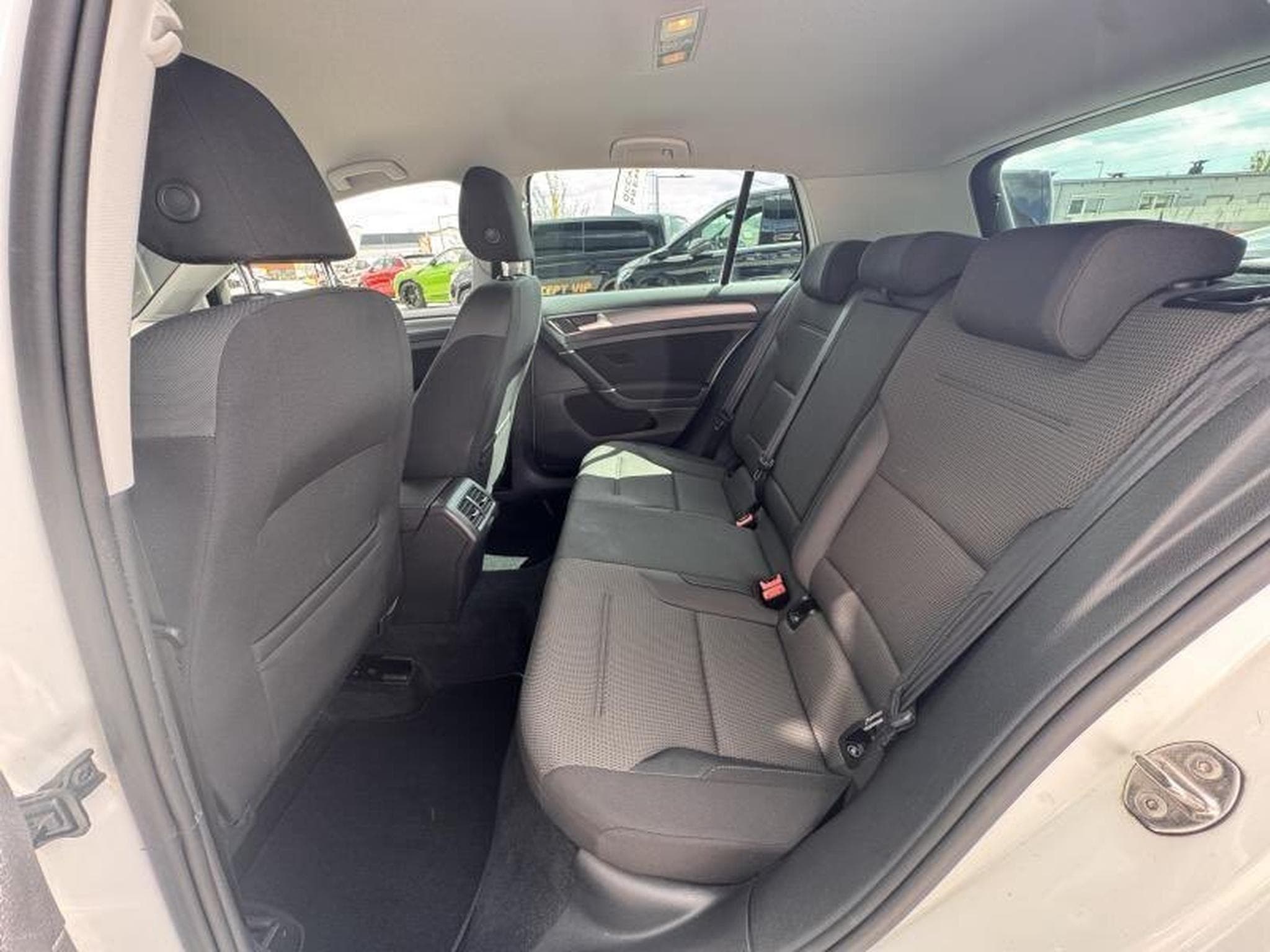 VW Golf VII Comfortline 1.0L 110CV (2017) - Foto 8