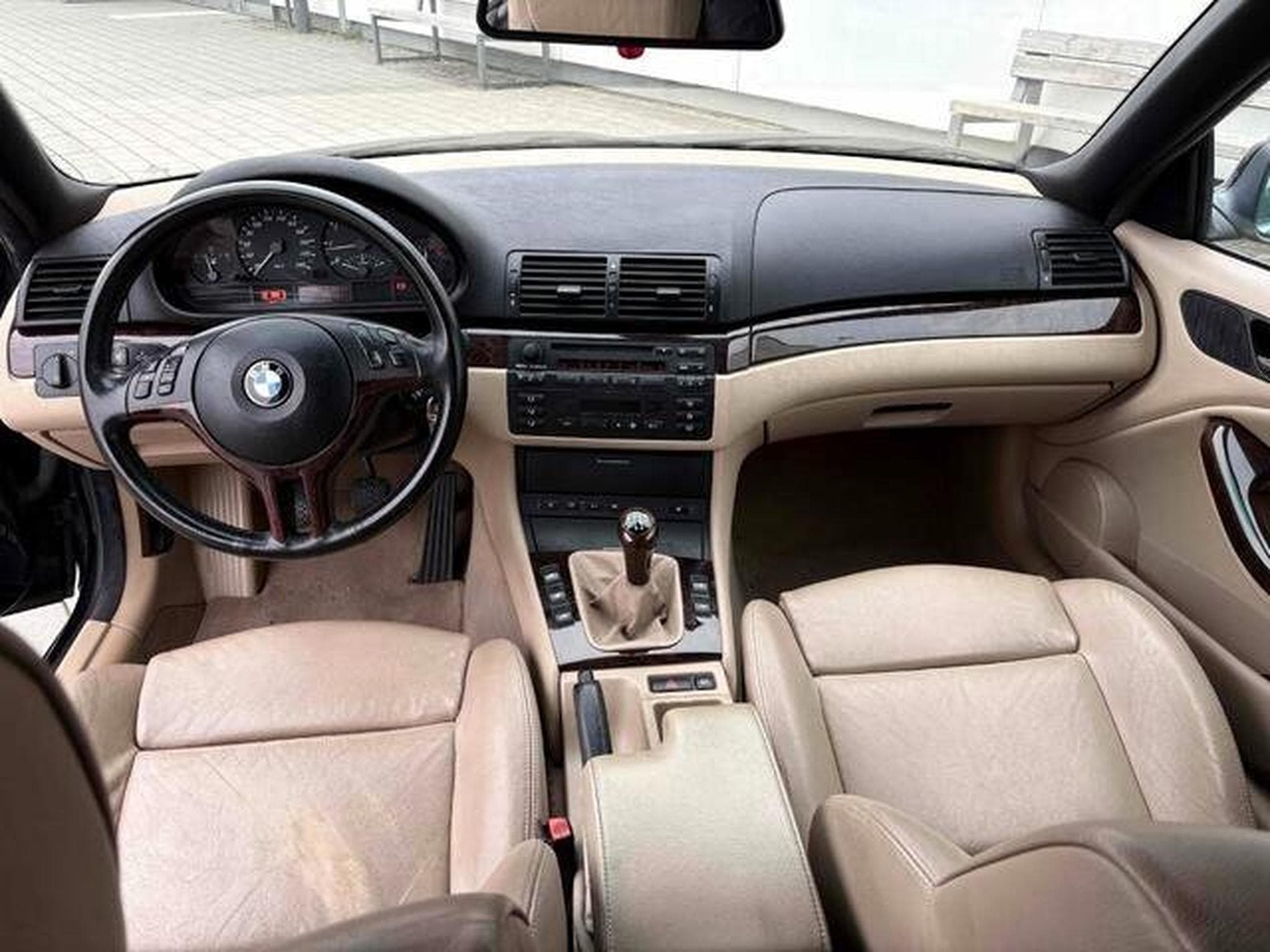 BMW 323 (2000) - Photo 3