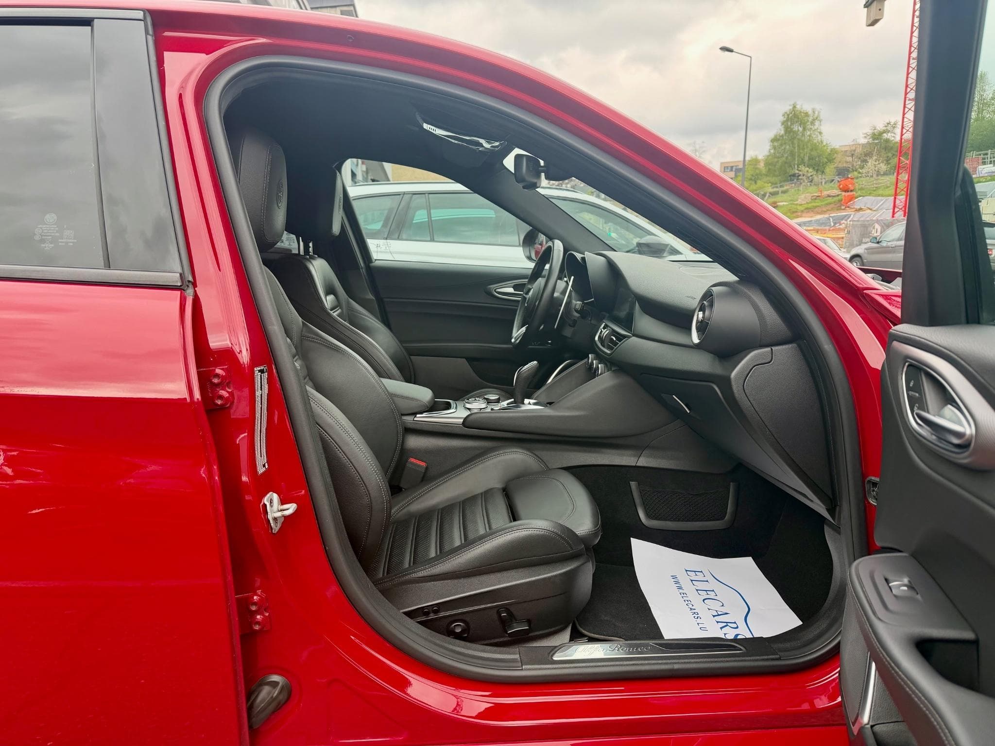 Alfa-Romeo Giulia 2.0 Turbo 280 AT Q4 Veloce (2020) - Photo 9