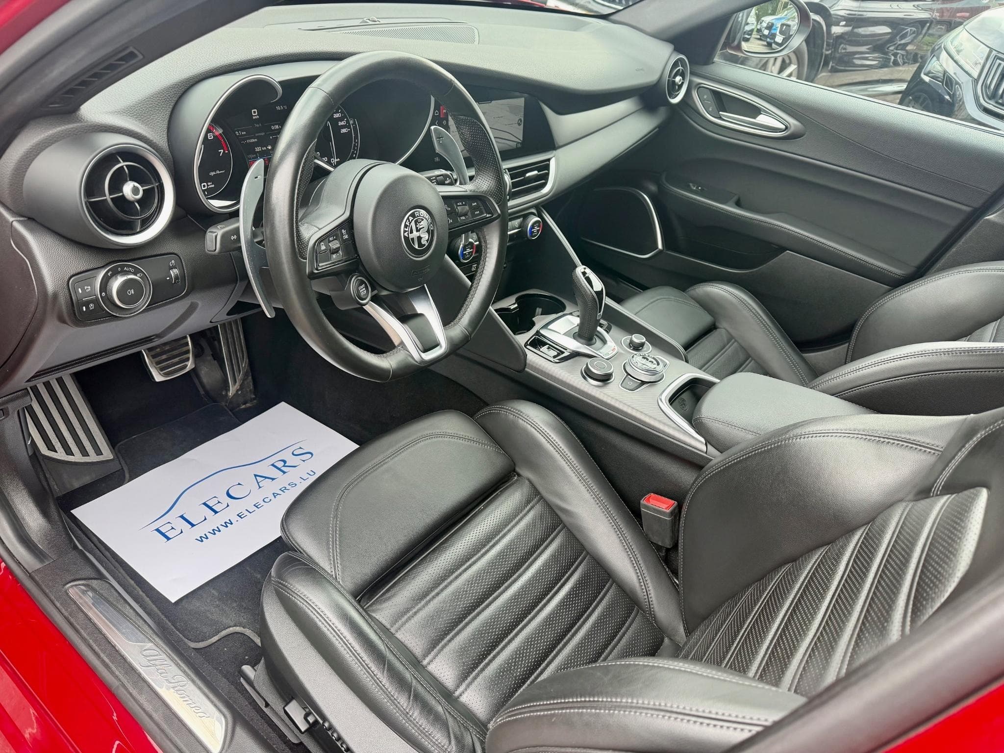 Alfa-Romeo Giulia 2.0 Turbo 280 AT Q4 Veloce (2020) - Photo 7