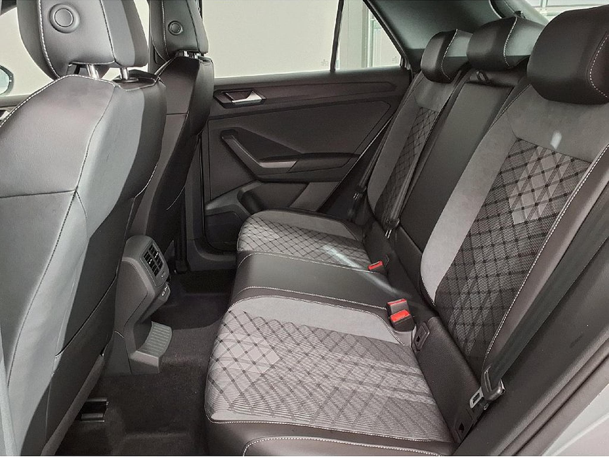 VW T-Roc (2025) - Photo 10