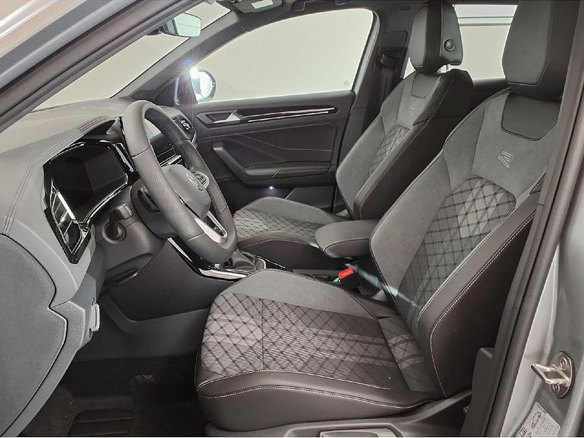 VW T-Roc (2025) - Photo 9