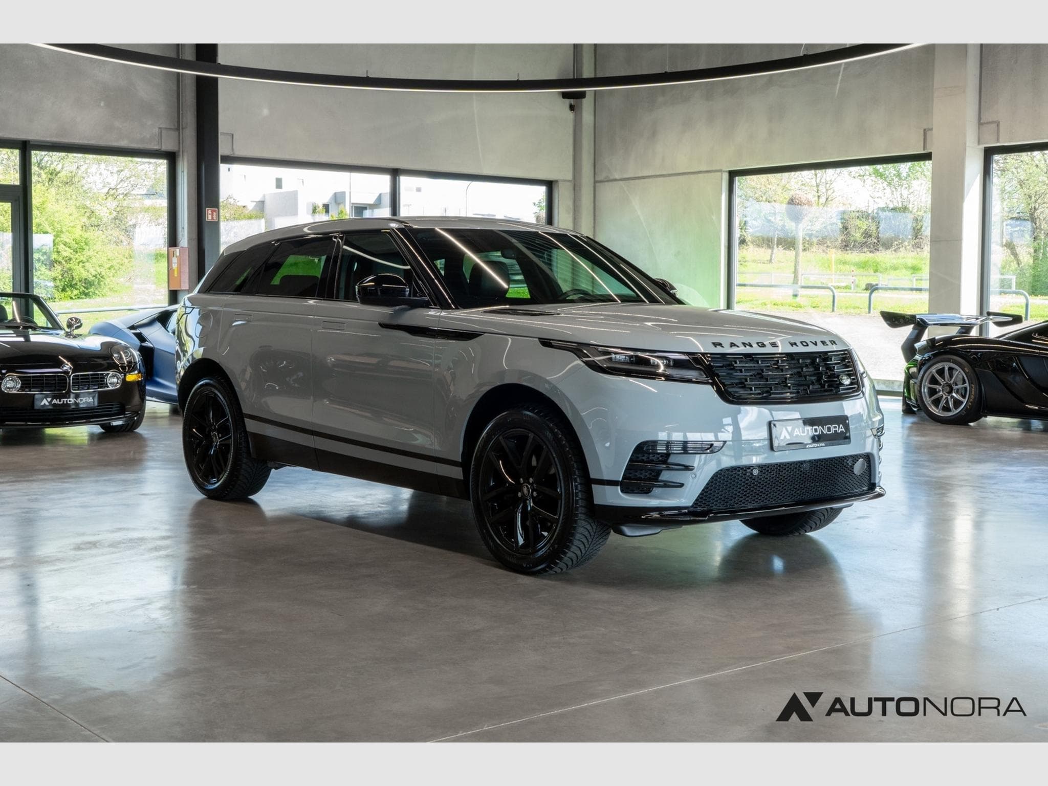Land-Rover Range Rover Velar D200 Dynamic SE (2024) - Photo 3