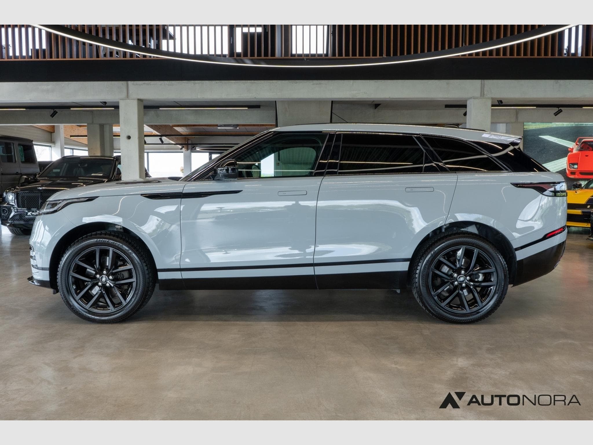 Land-Rover Range Rover Velar D200 Dynamic SE (2024) - Photo 7