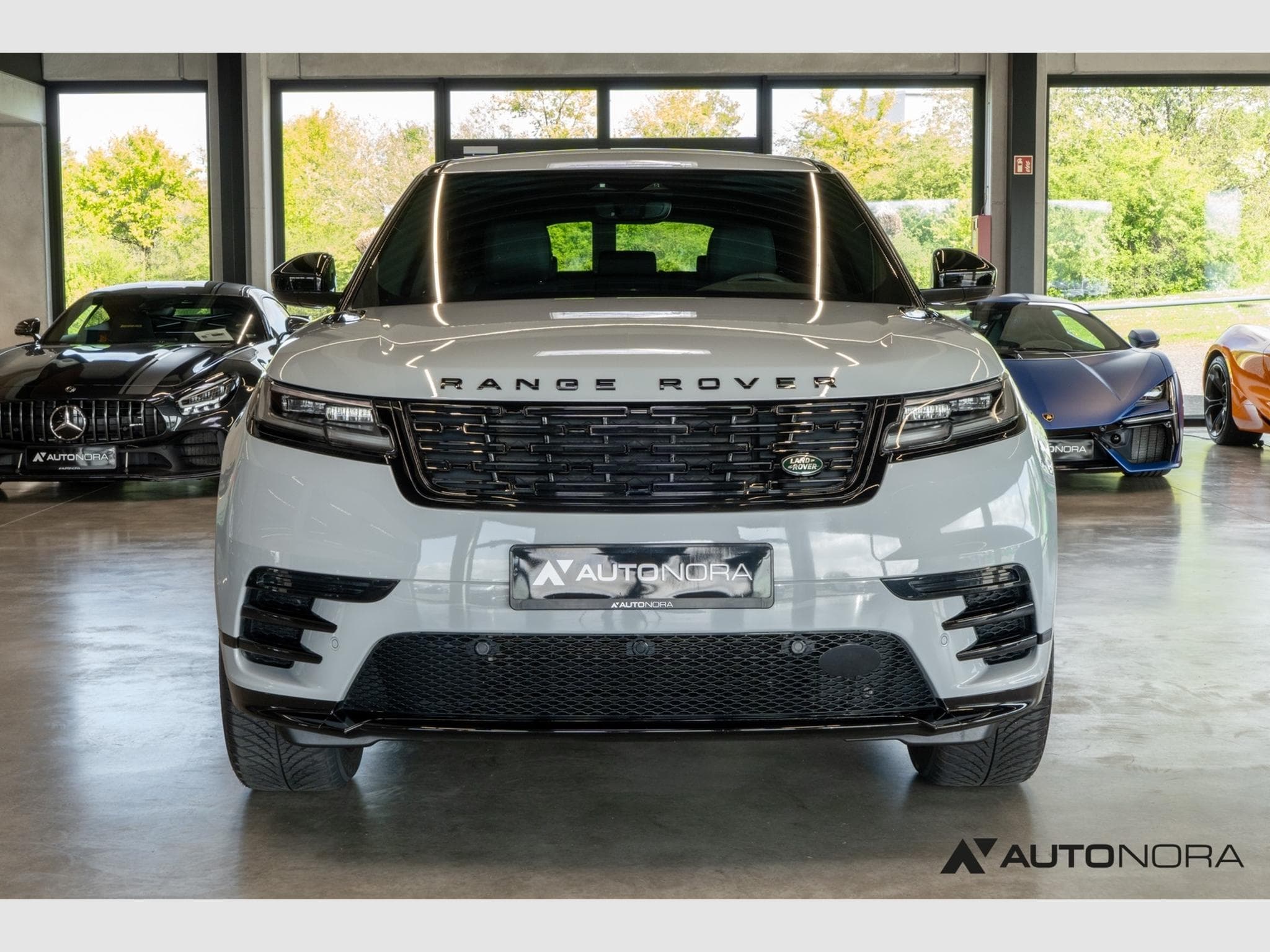 Land-Rover Range Rover Velar D200 Dynamic SE (2024) - Photo 5
