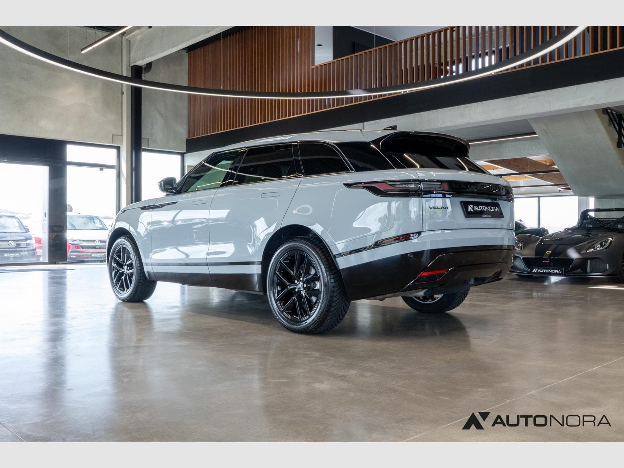 Land-Rover Range Rover Velar D200 Dynamic SE (2024) - Photo 8