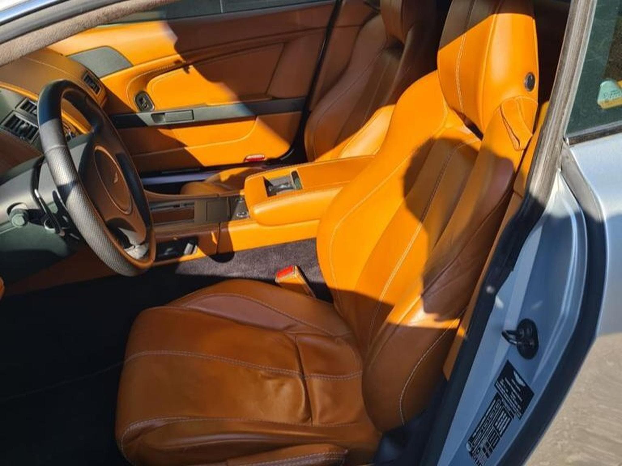 Aston-Martin V8 Vantage (2008) - Photo 3