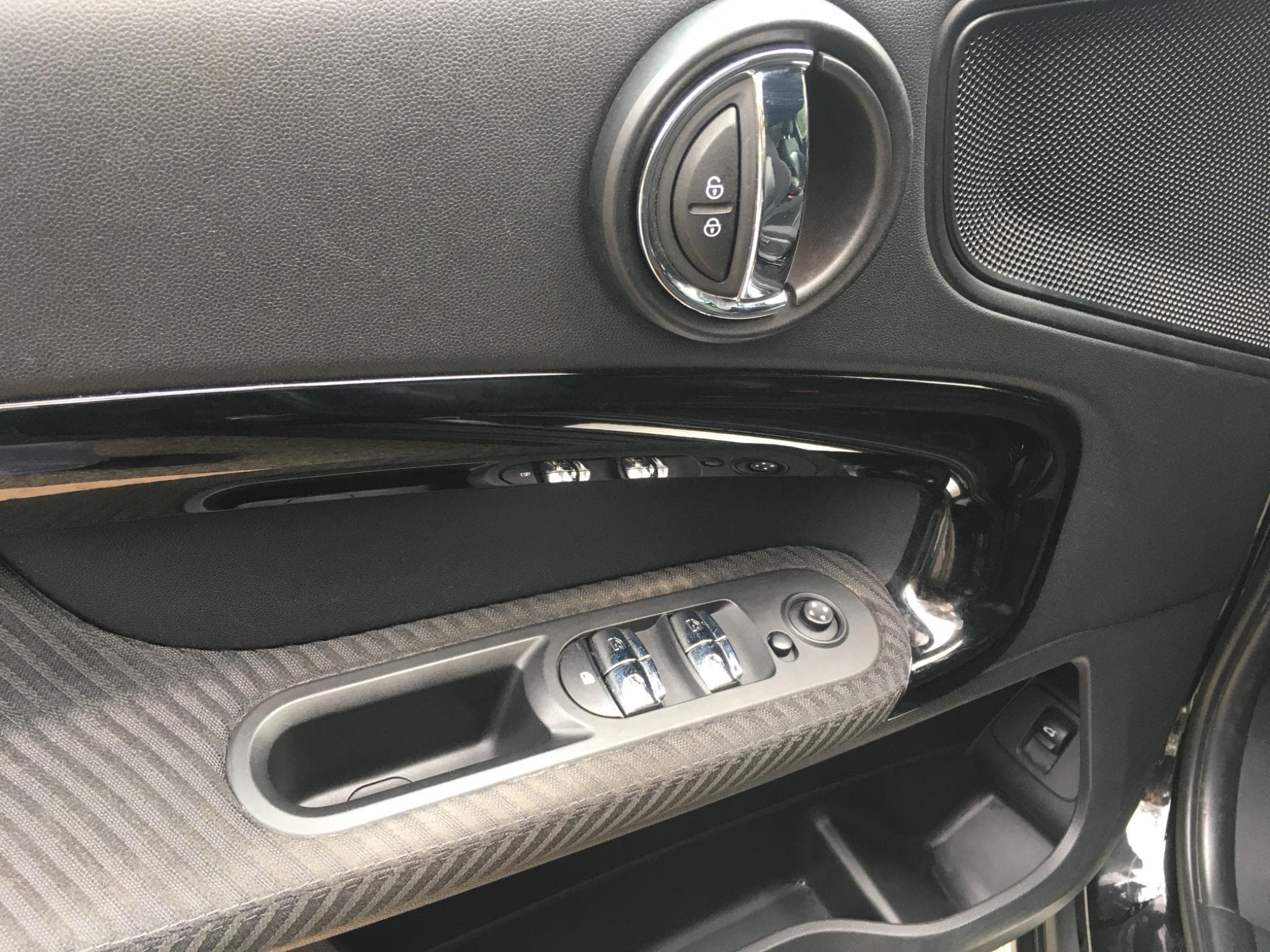 Mini Countryman One (2018) - Photo 9