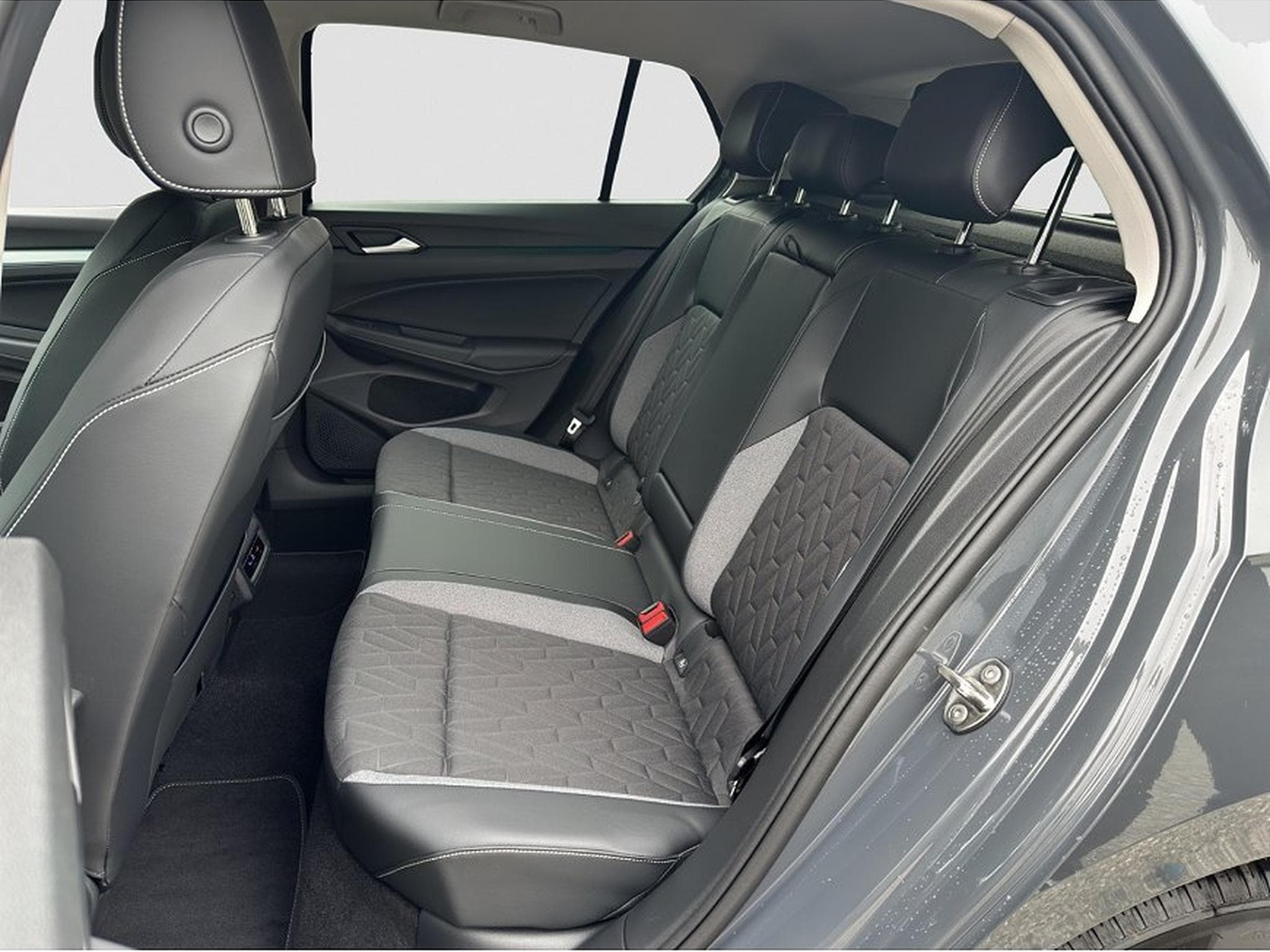 VW Golf (2025) - Photo 15