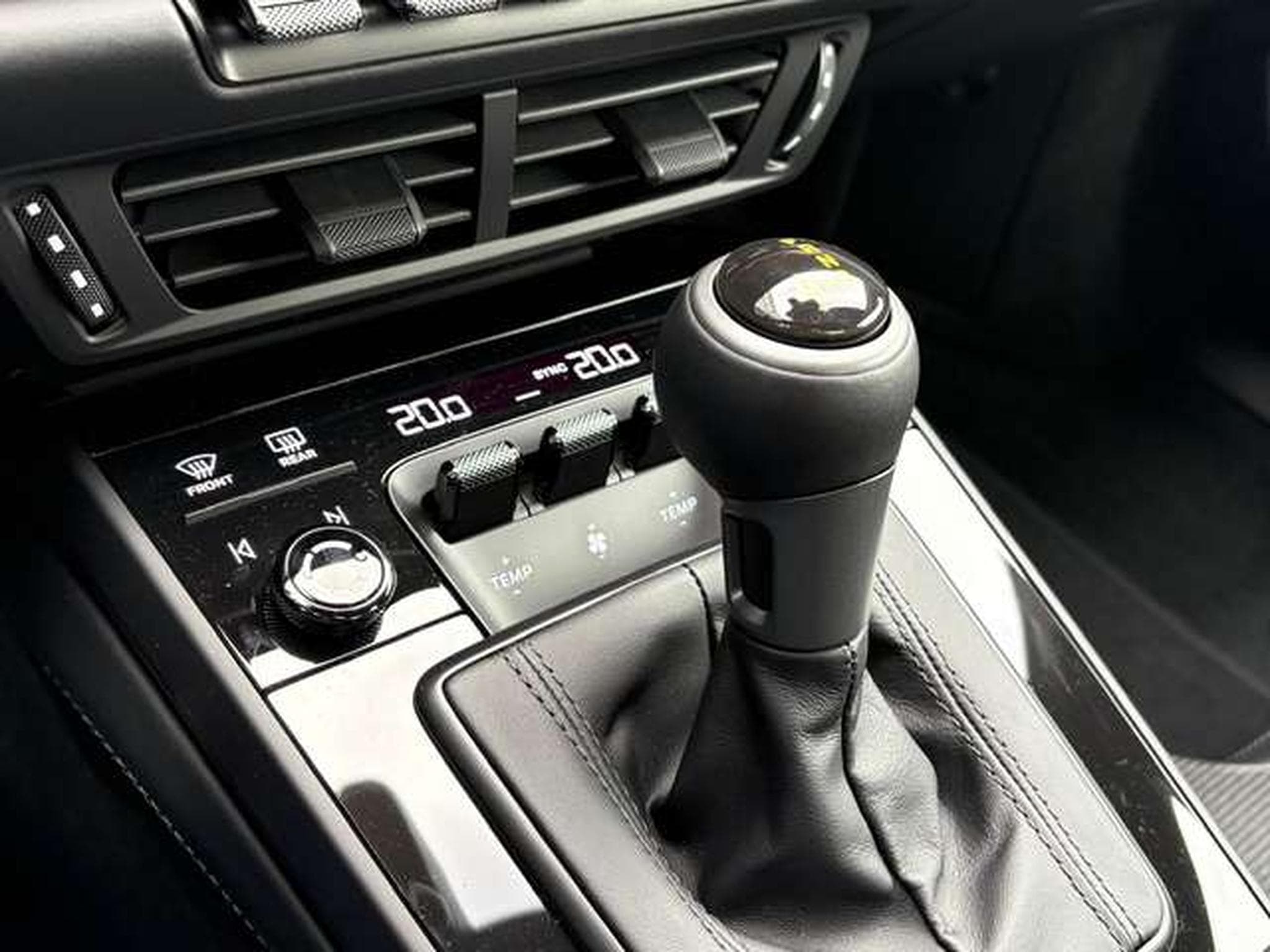 Porsche 911 911 GT3 4.0 Turbo Touring PDK (2025) - Photo 17