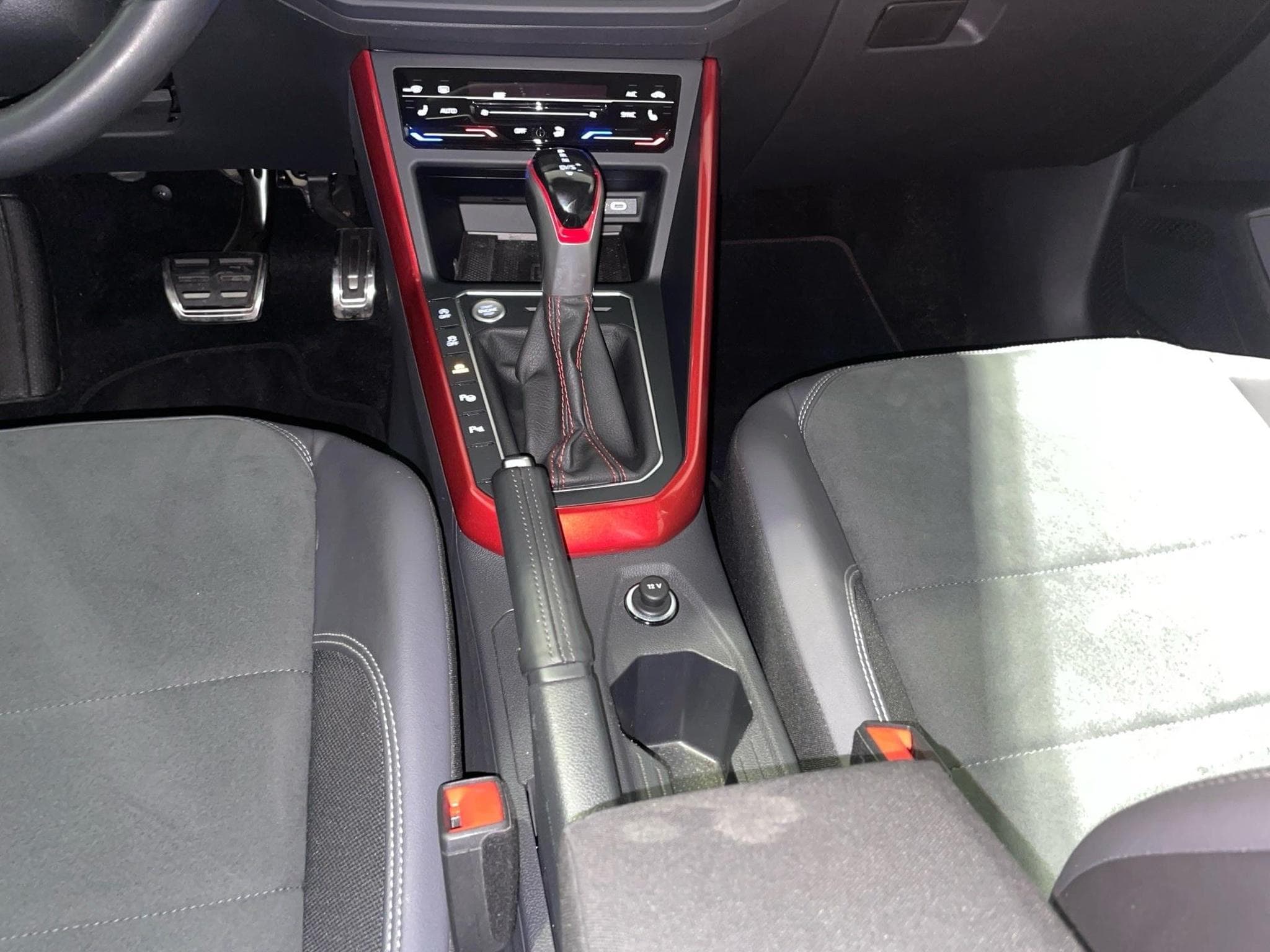 VW Polo 2.0 POLO  GTI 207 PS (2023) - Photo 10