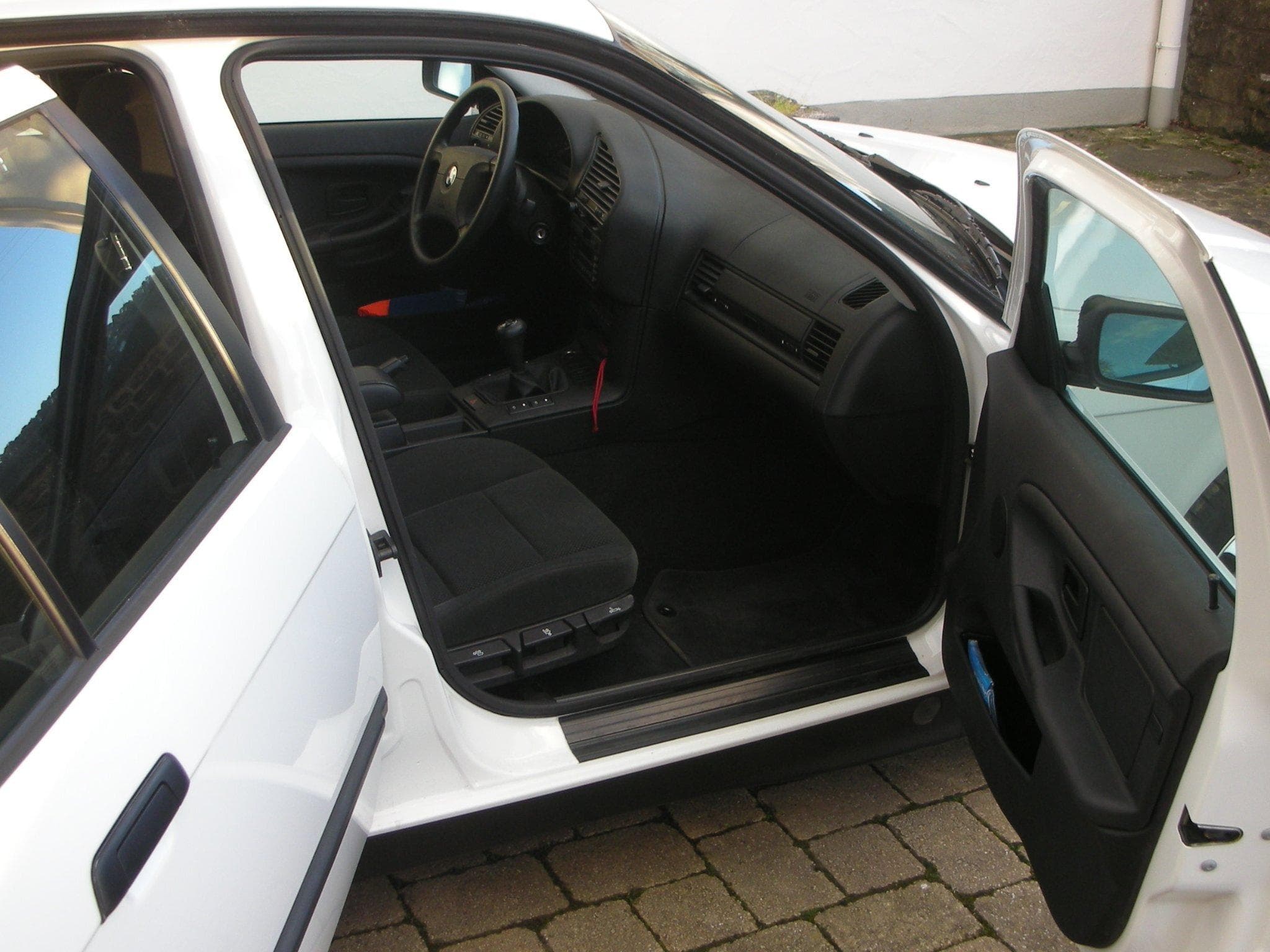 BMW 318 (1997) - Photo 4