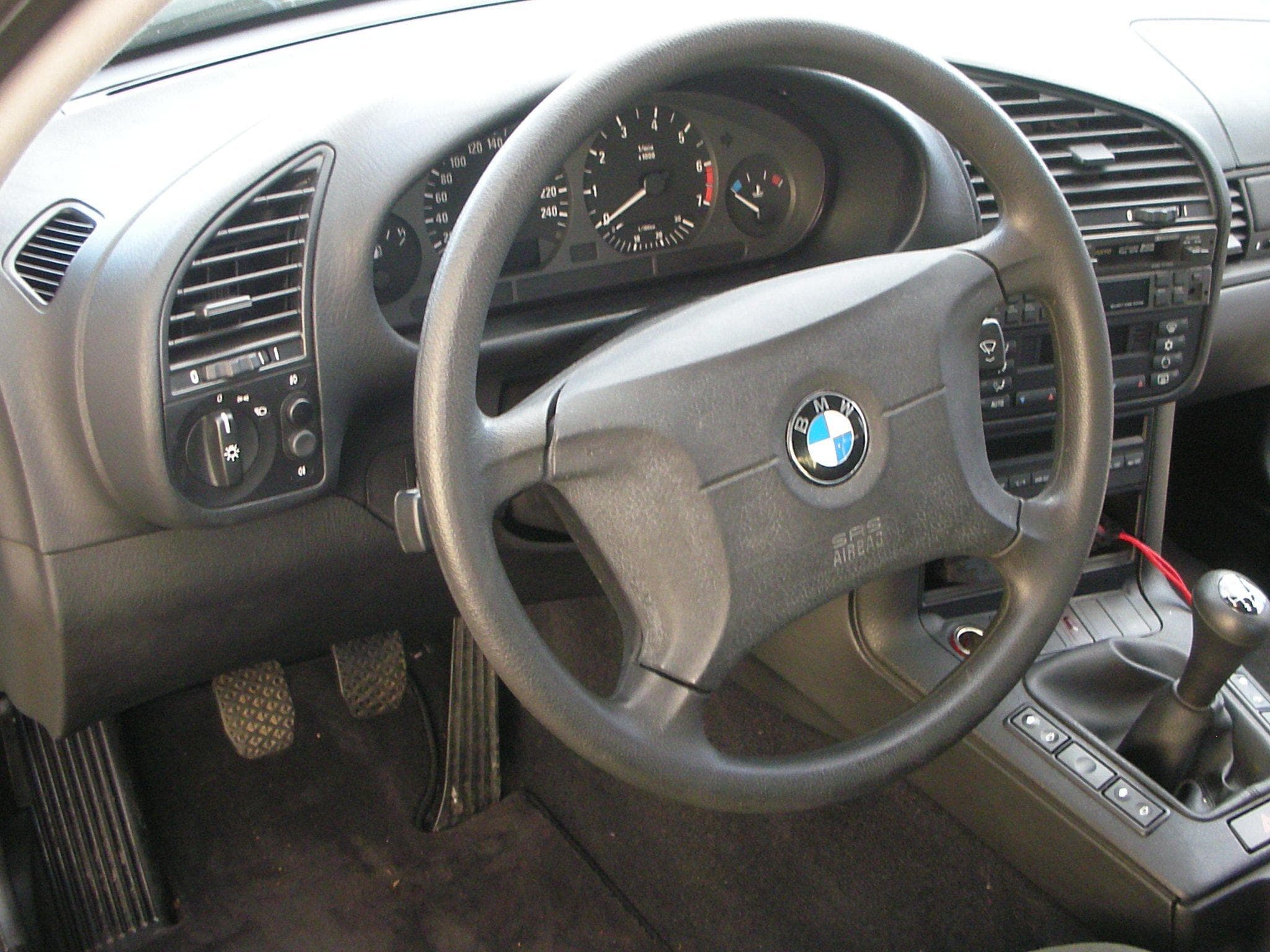 BMW 318 (1997) - Photo 7