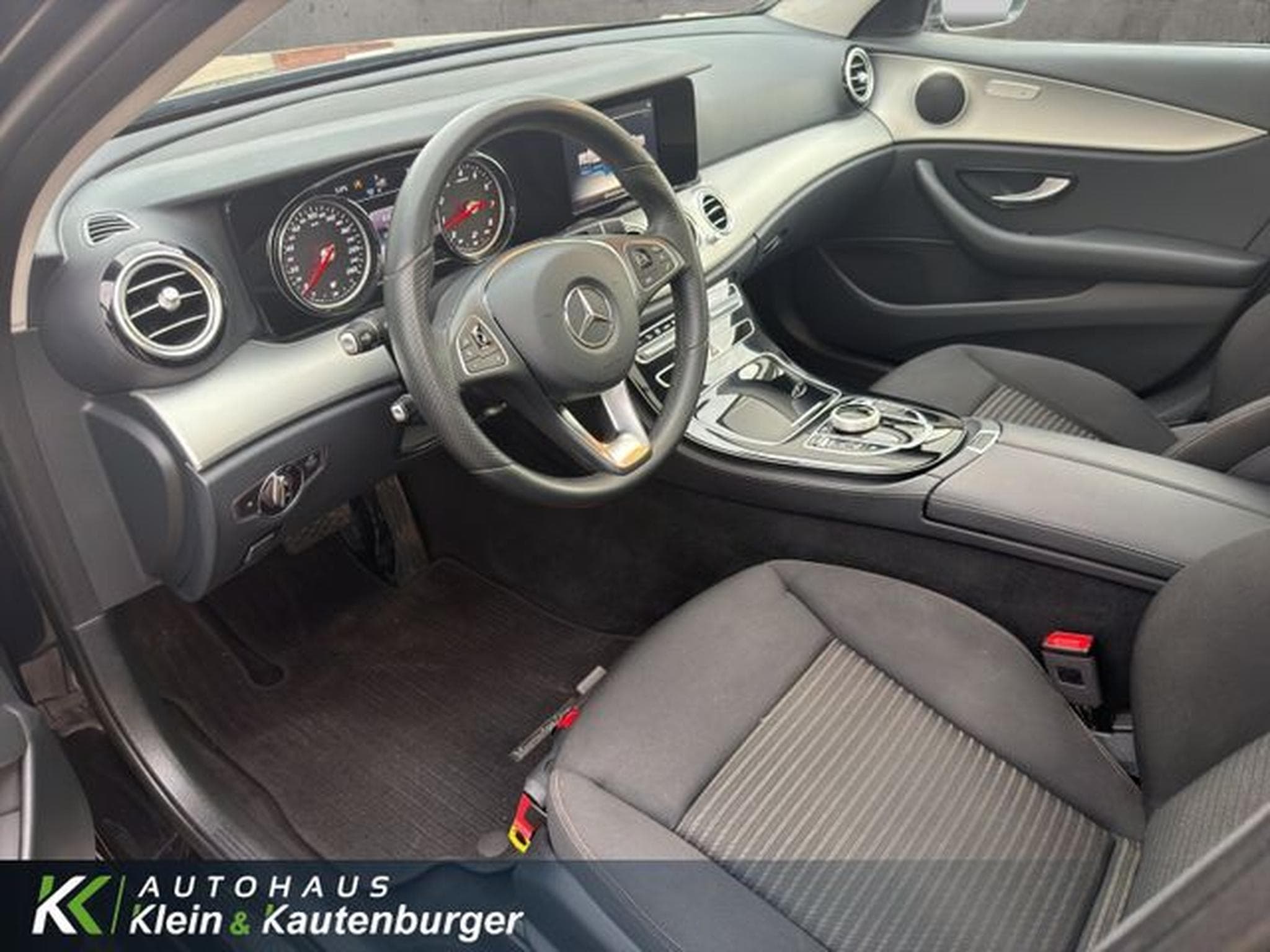 Mercedes E 200 E 200 Avantgarde+LED+SCHIEBEDACH+VOLL-SCHECKHEFT (2017) - Photo 11