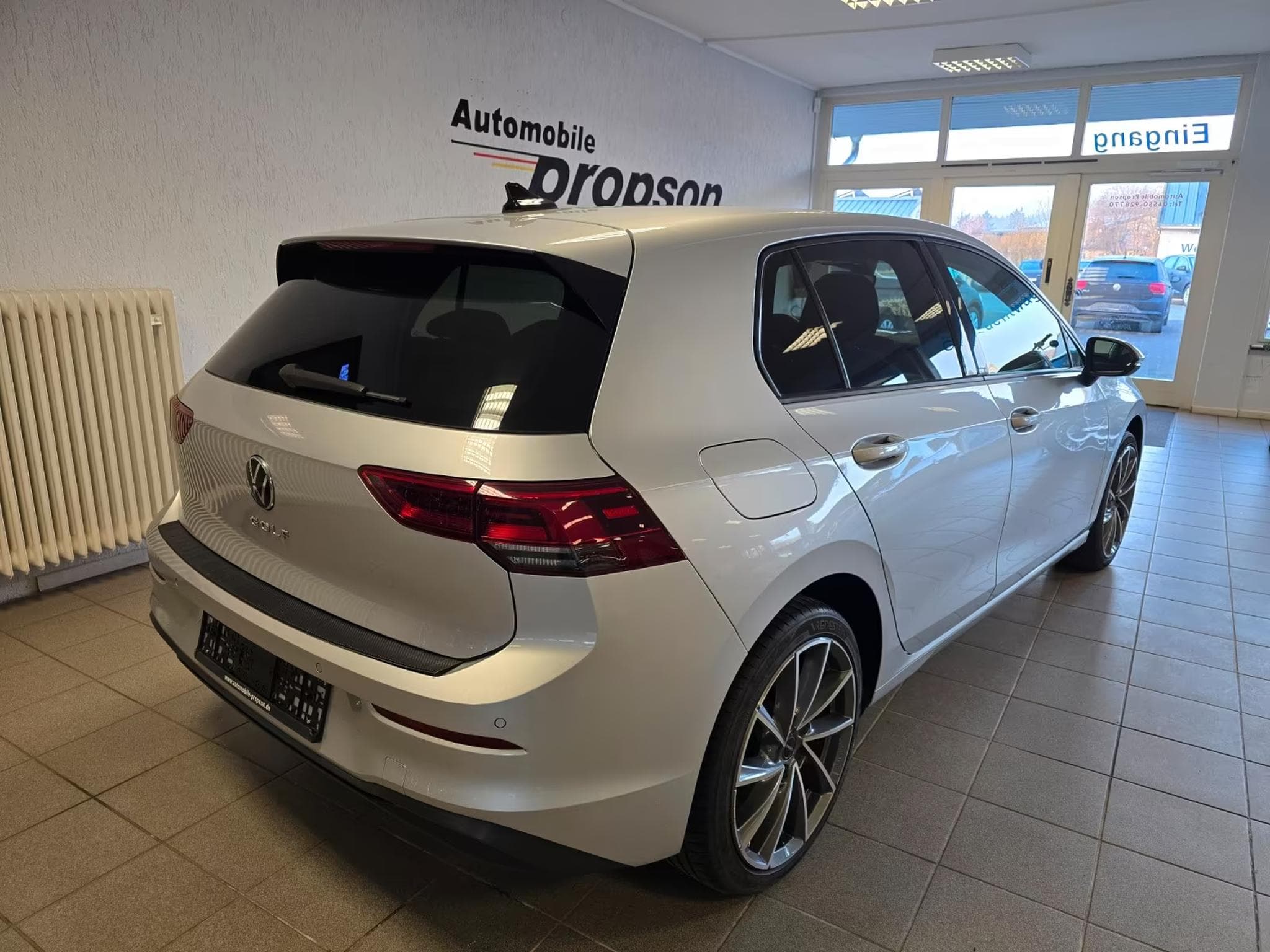 VW Golf VIII 1.5 TSI Life (2020) - Photo 2