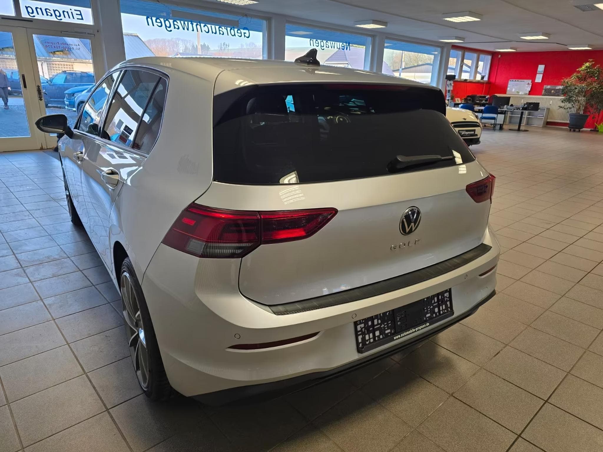 VW Golf VIII 1.5 TSI Life (2020) - Photo 3