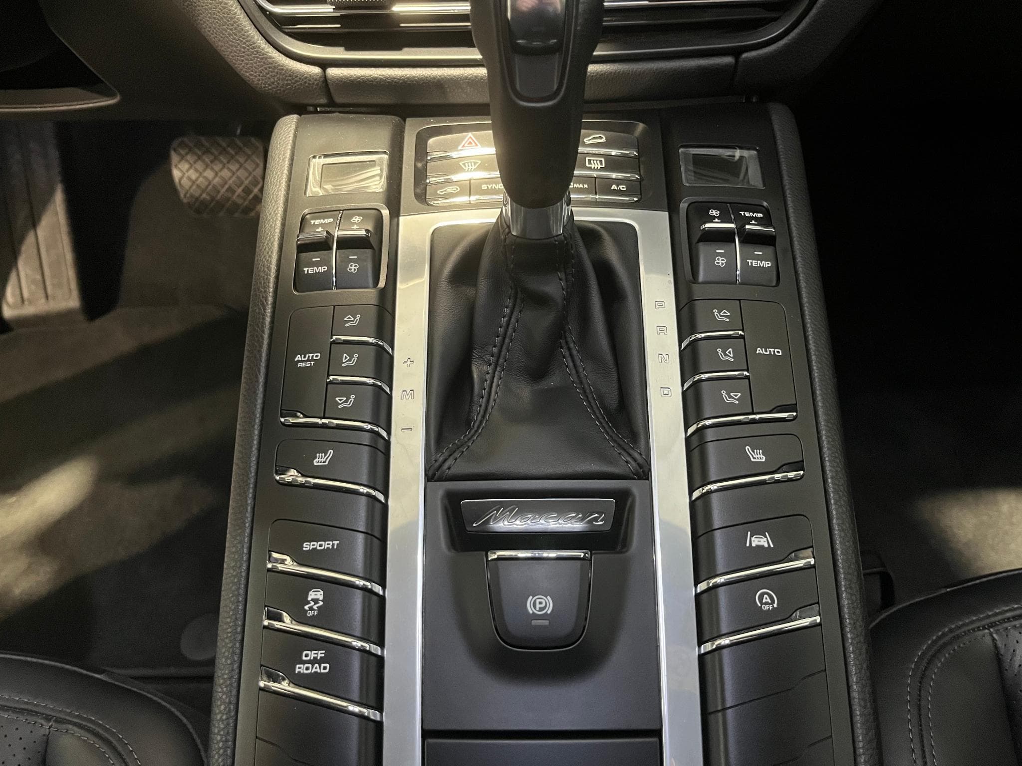 Porsche Macan Macan S PDK Toit Pano Bose (2020) - Photo 18