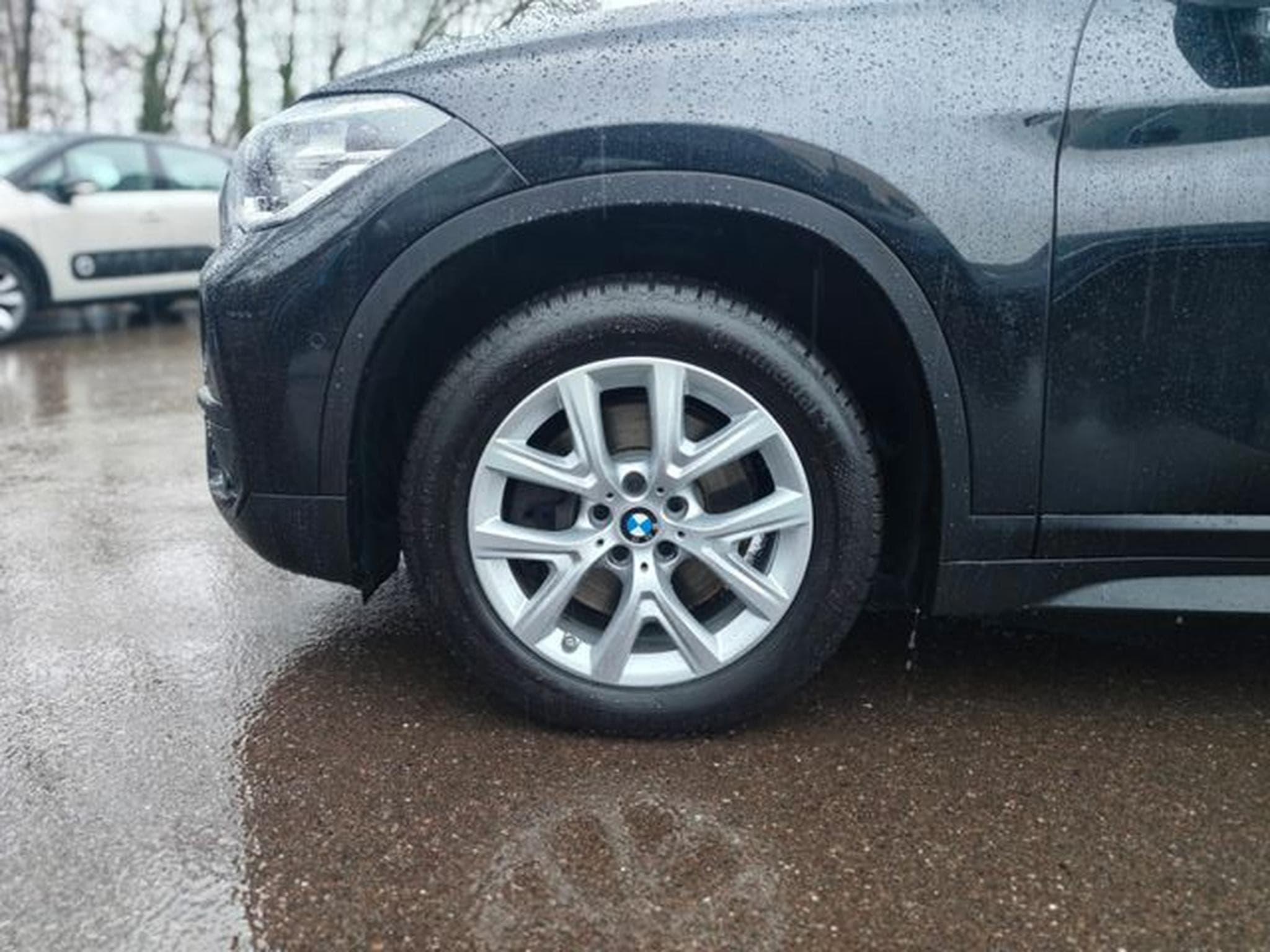 BMW X1 X1 xDRIVE*2.0D*AUT*ADVANTAGE*LED*AHK*NAVI*ASSIST (2019) - Foto 10