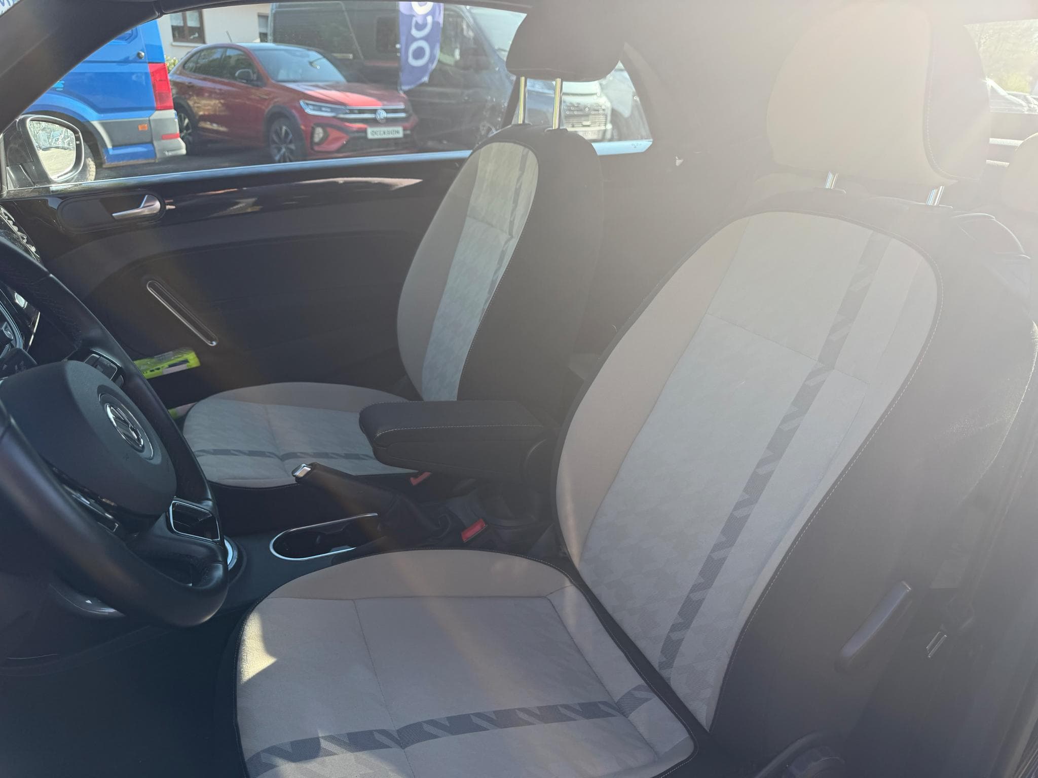 VW Beetle Design 2.0 TDI 110 kW TDI BMT 6V (2018) - Photo 4