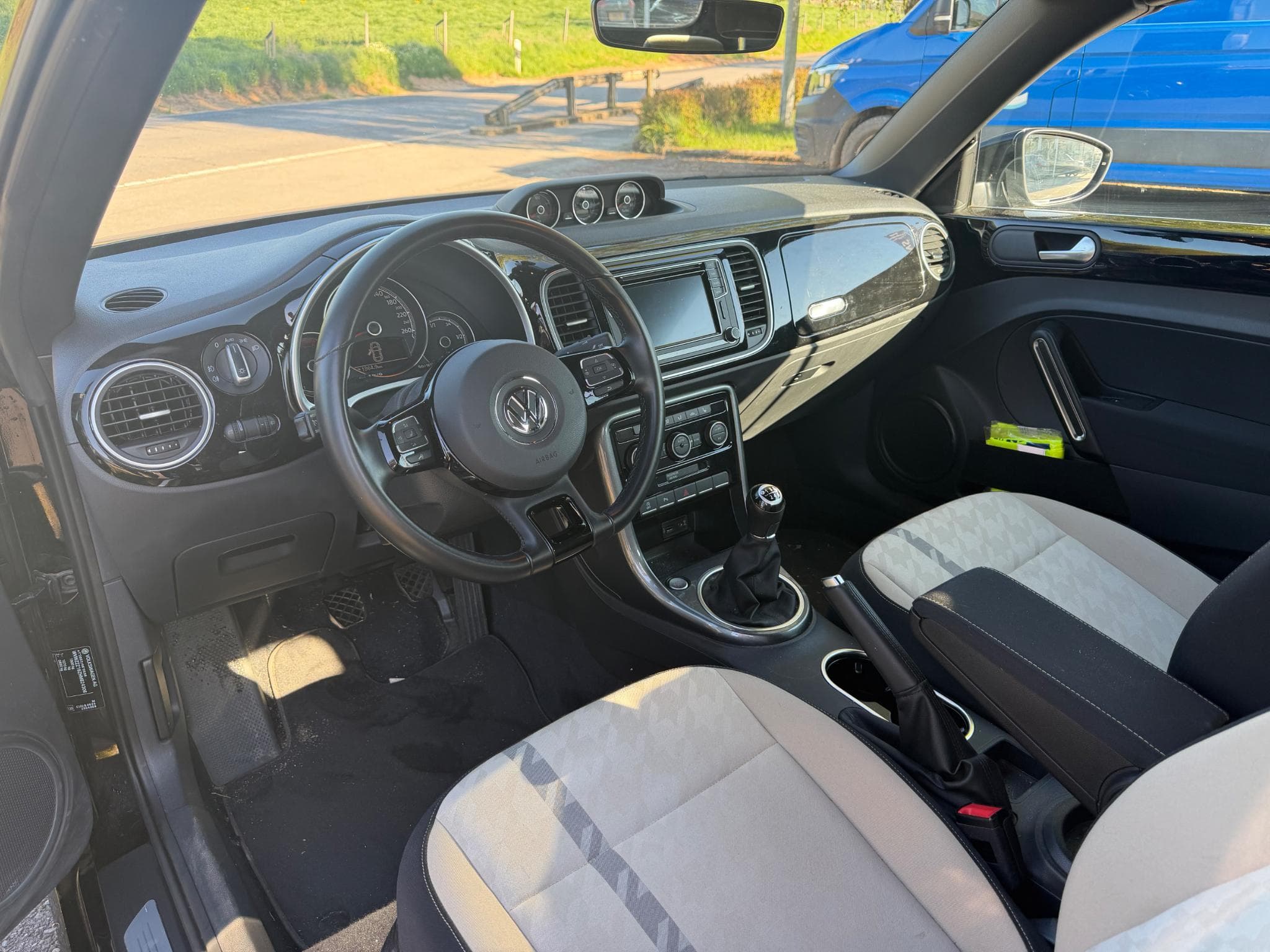 VW Beetle Design 2.0 TDI 110 kW TDI BMT 6V (2018) - Photo 3