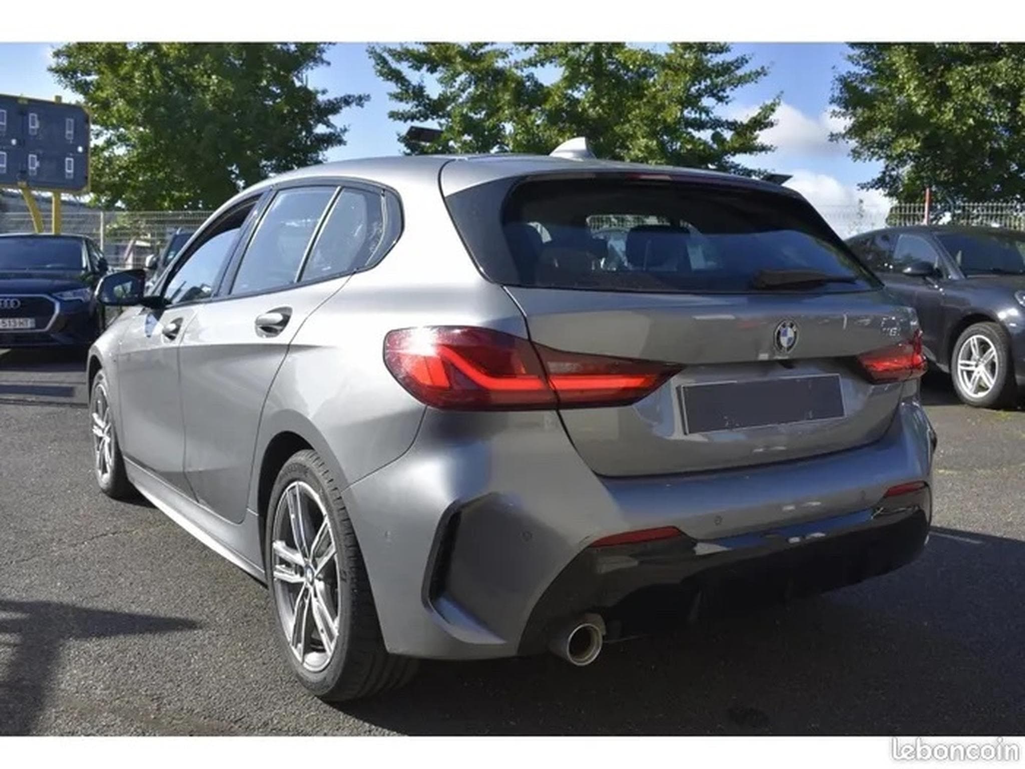 BMW Série 1 116iA 109ch Pack M Sport (2022) - Photo 2