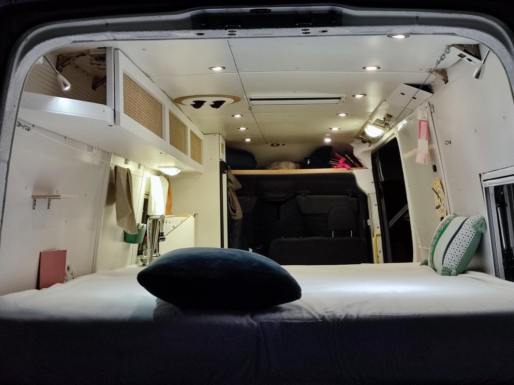VW Crafter 4x4 Camper, solaire, 12kWh, 150l eau (2020) - Foto 3