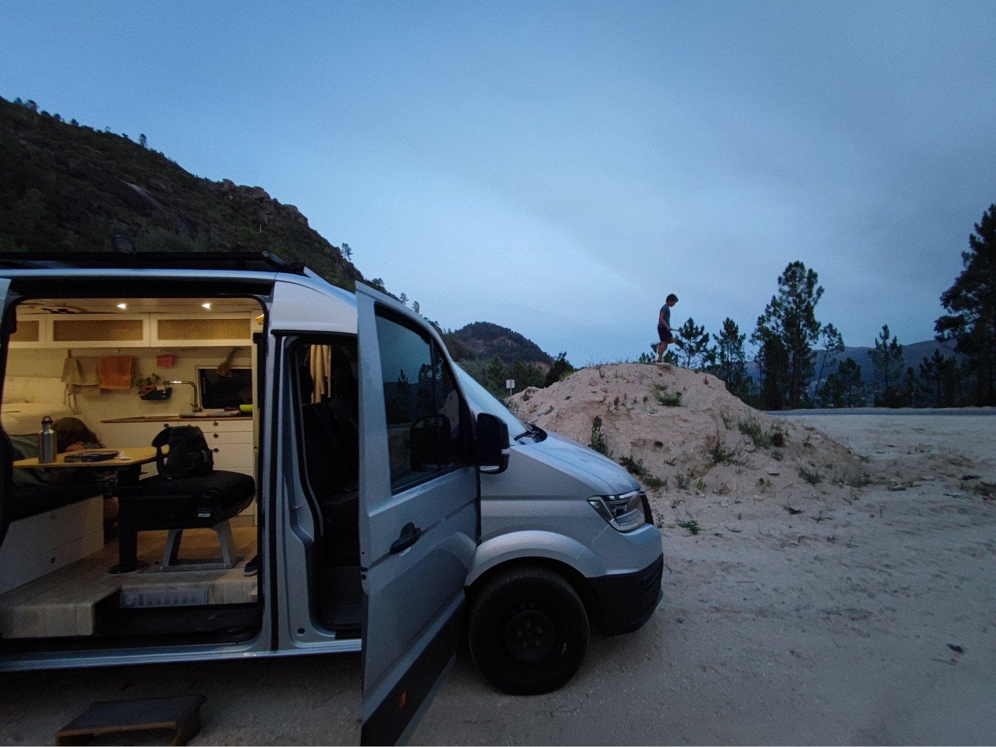 VW Crafter 4x4 Camper, solaire, 12kWh, 150l eau (2020) - Foto 4