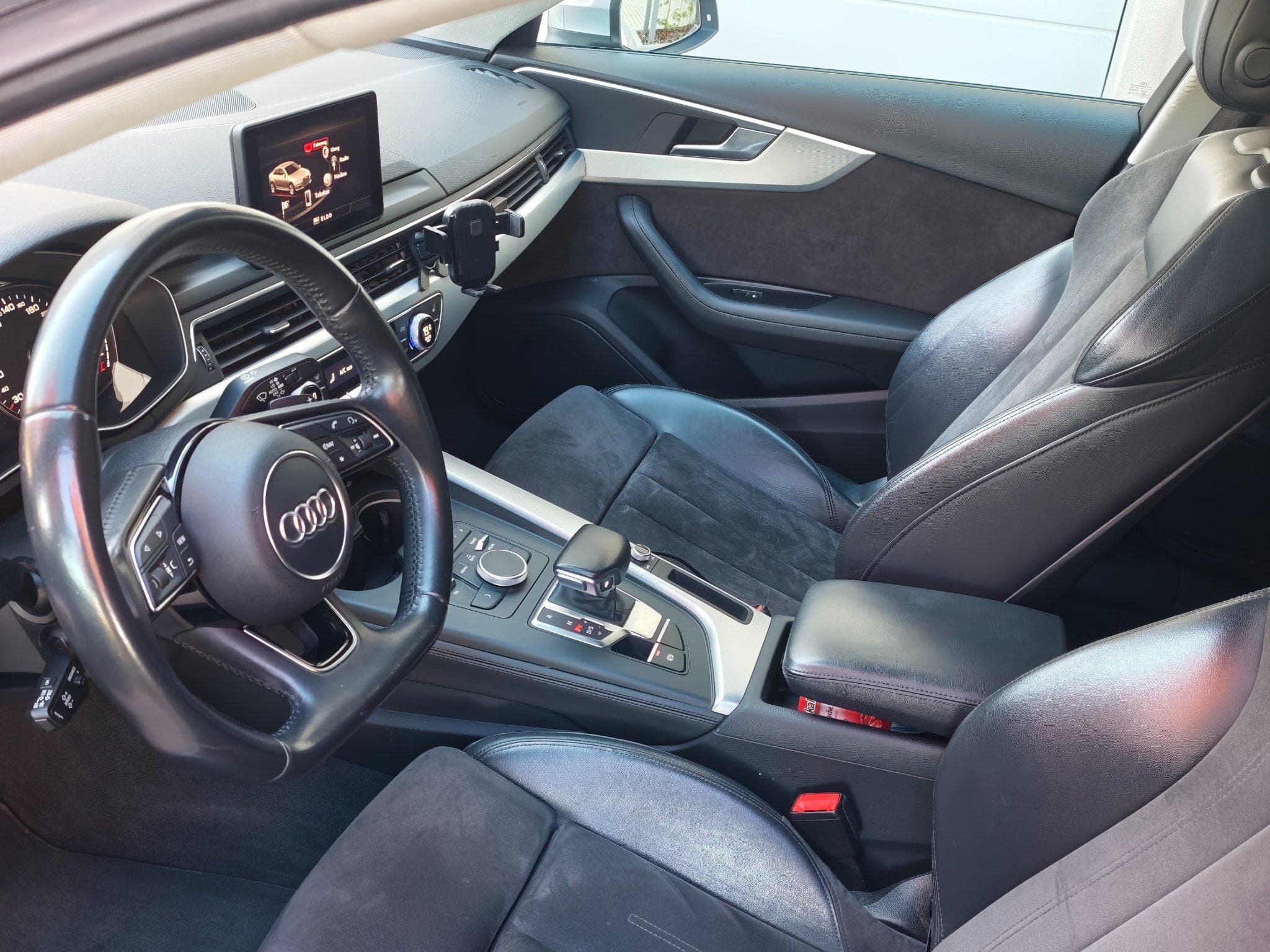 Audi A4 S-line S-Tronic (2015) - Photo 2