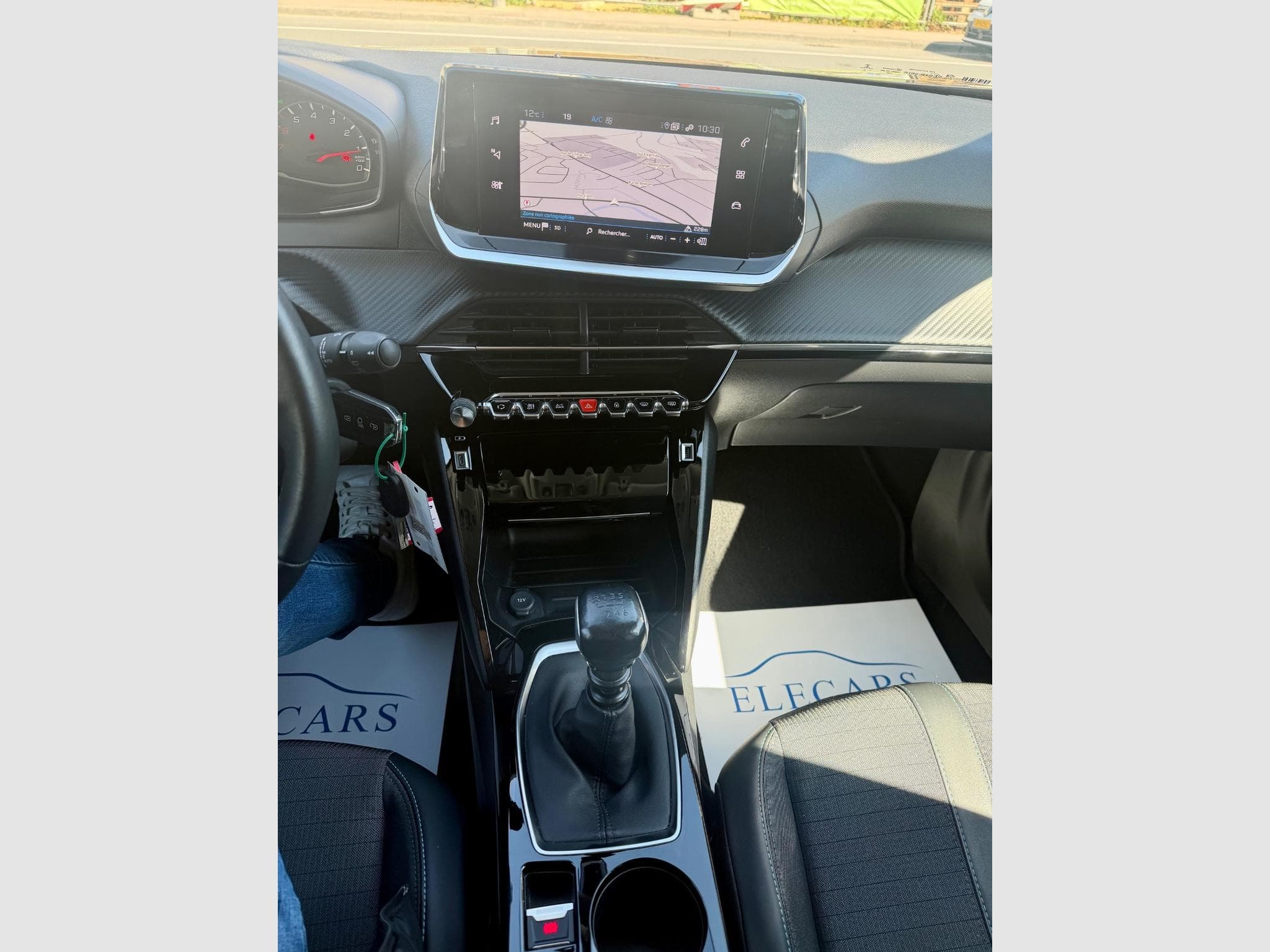 Peugeot 2008 1.2 PureTech 100 Allure (2022) - Foto 12