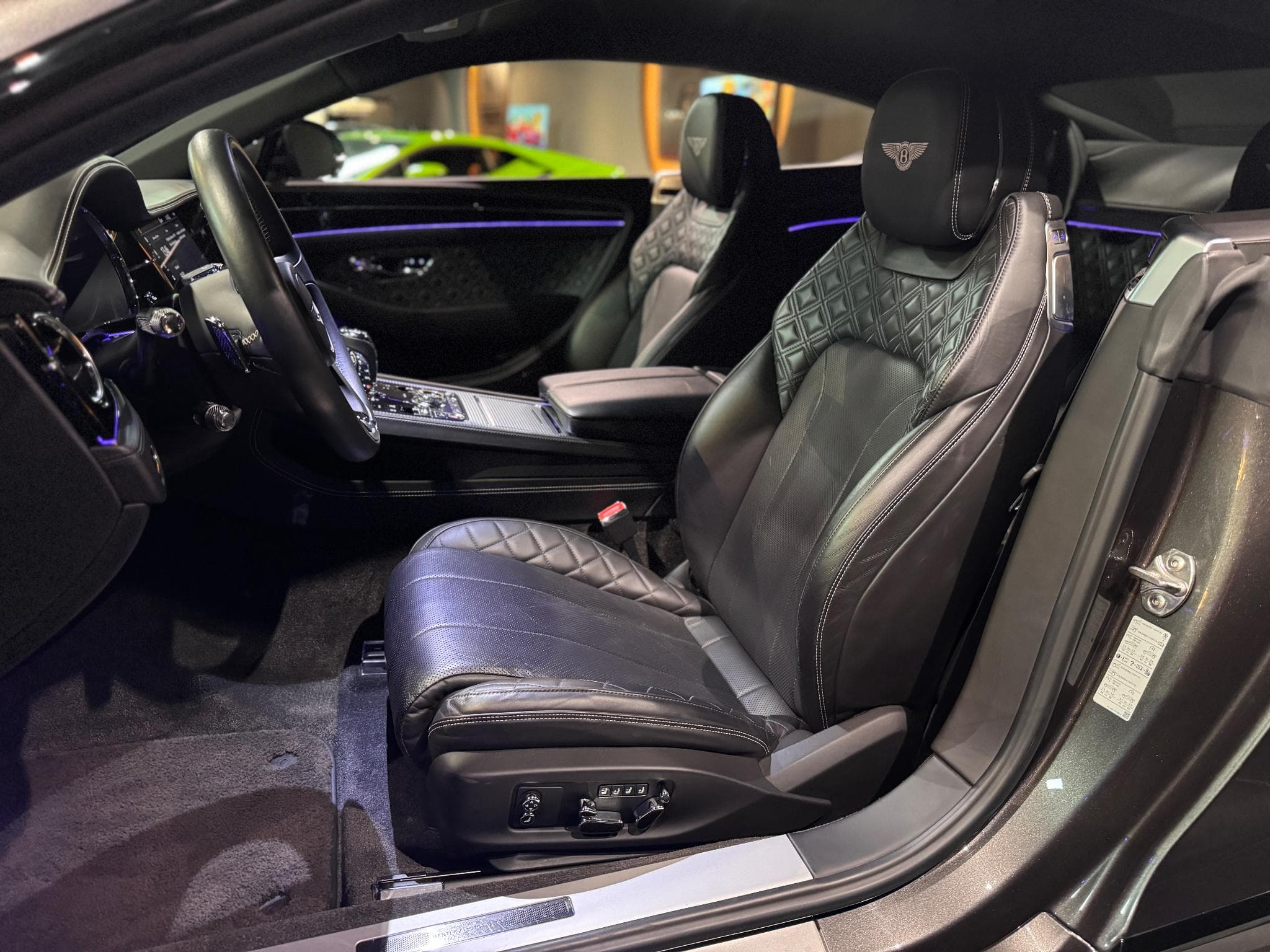 Bentley Continental GT V8 Mulliner (2020) - Photo 4