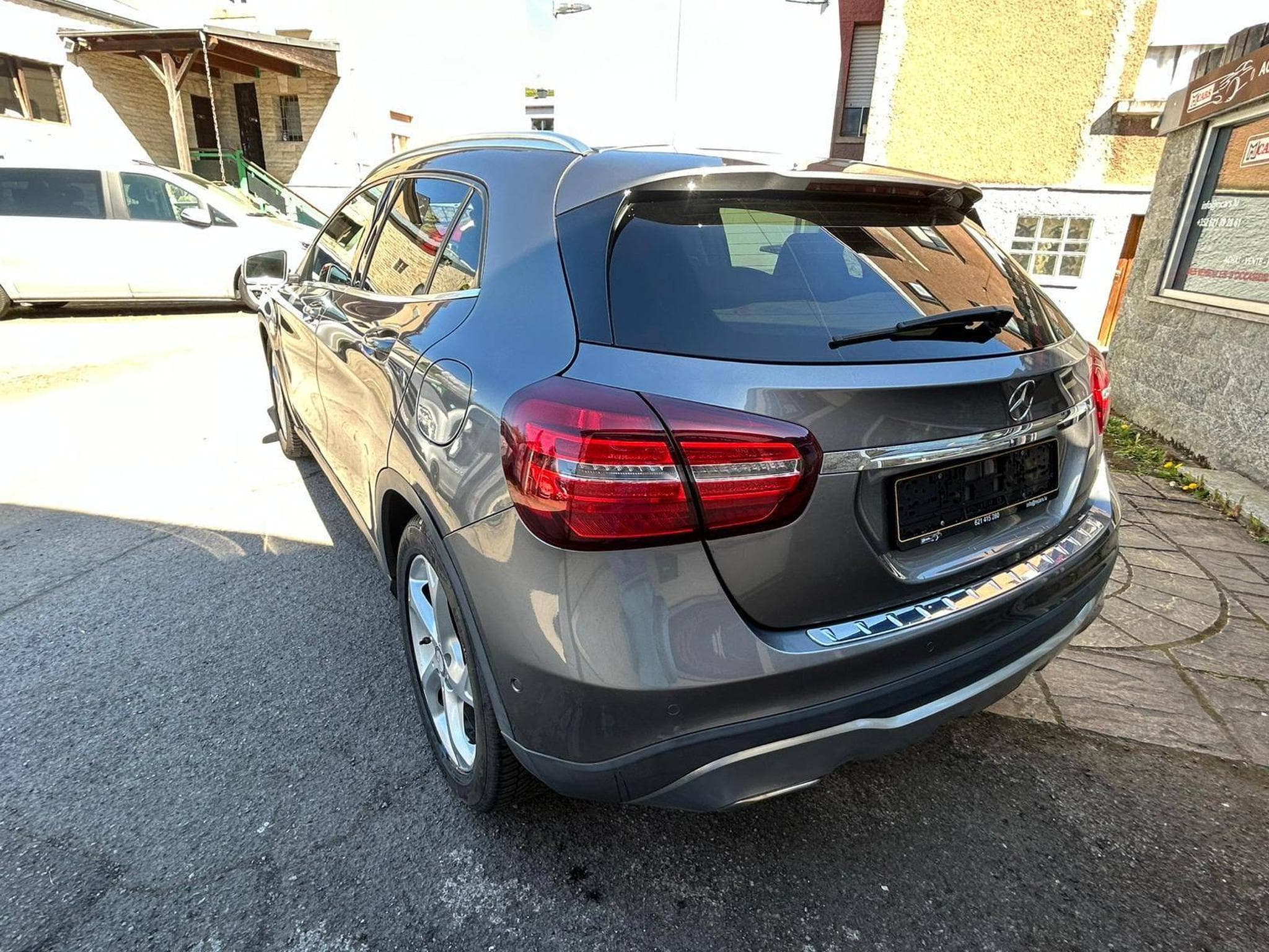 Mercedes GLA 200 CDI 7G-TRONIC 136CV (2017) - Photo 4