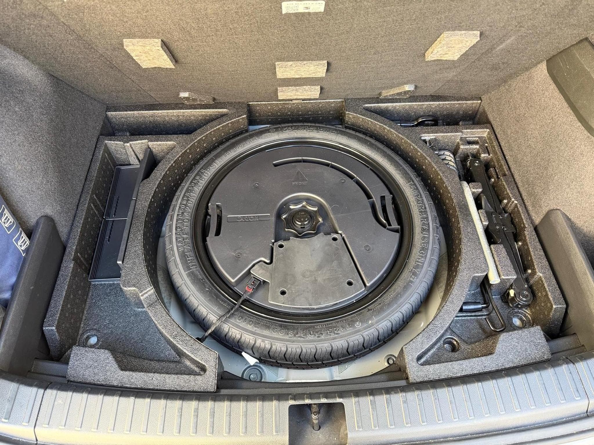 Skoda Karoq Sportline/DSG/4x4/Pano/Camera/ACC/Towbar (2023) - Photo 14