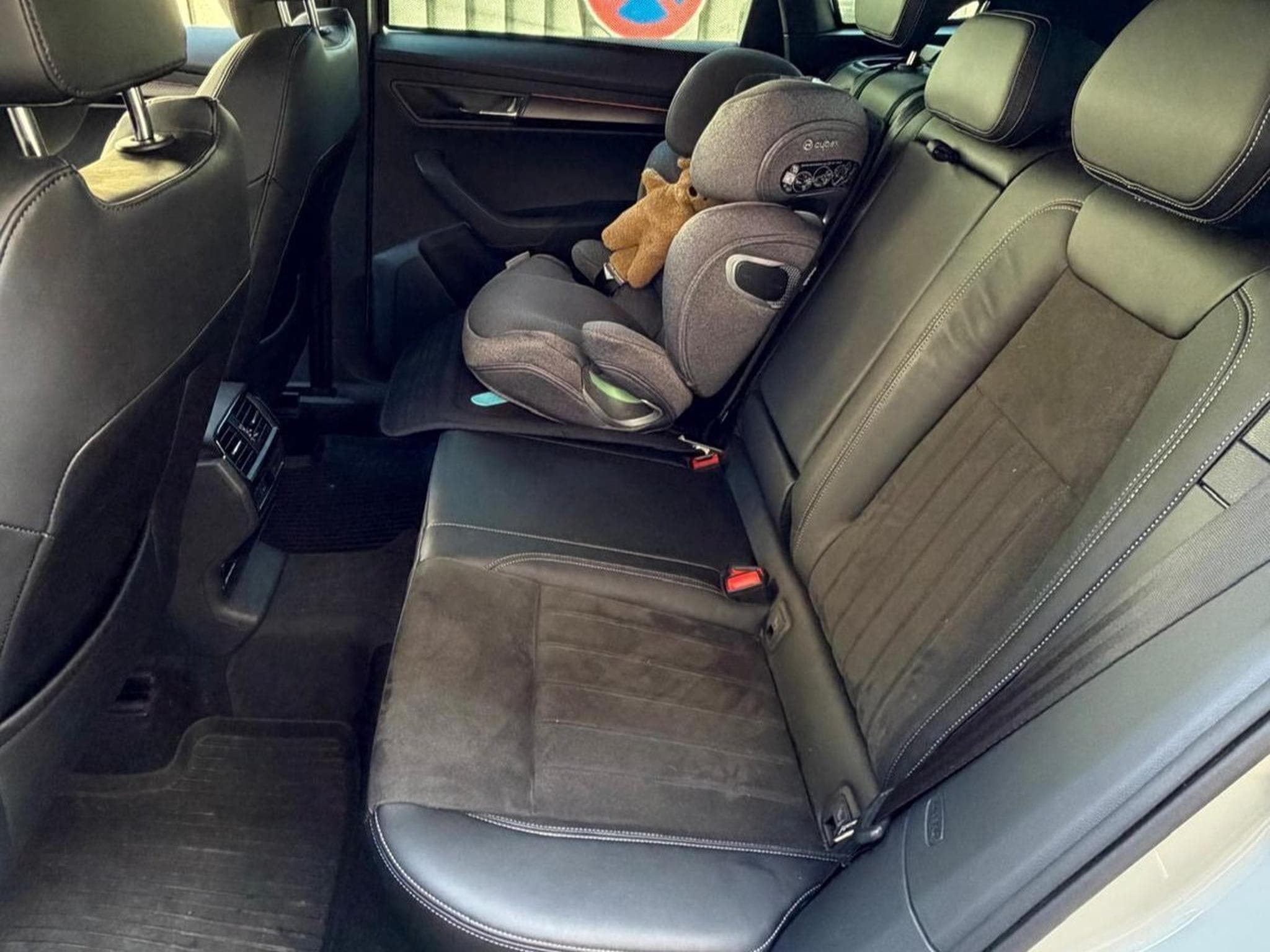 Skoda Karoq Sportline/DSG/4x4/Pano/Camera/ACC/Towbar (2023) - Photo 9