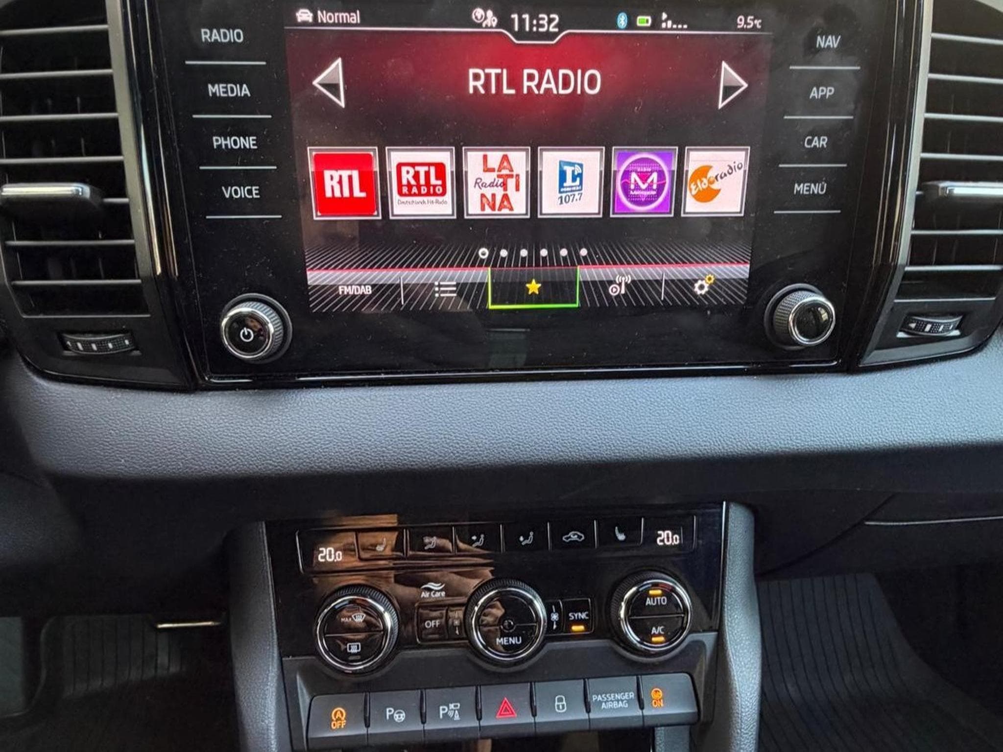 Skoda Karoq Sportline/DSG/4x4/Pano/Camera/ACC/Towbar (2023) - Photo 11