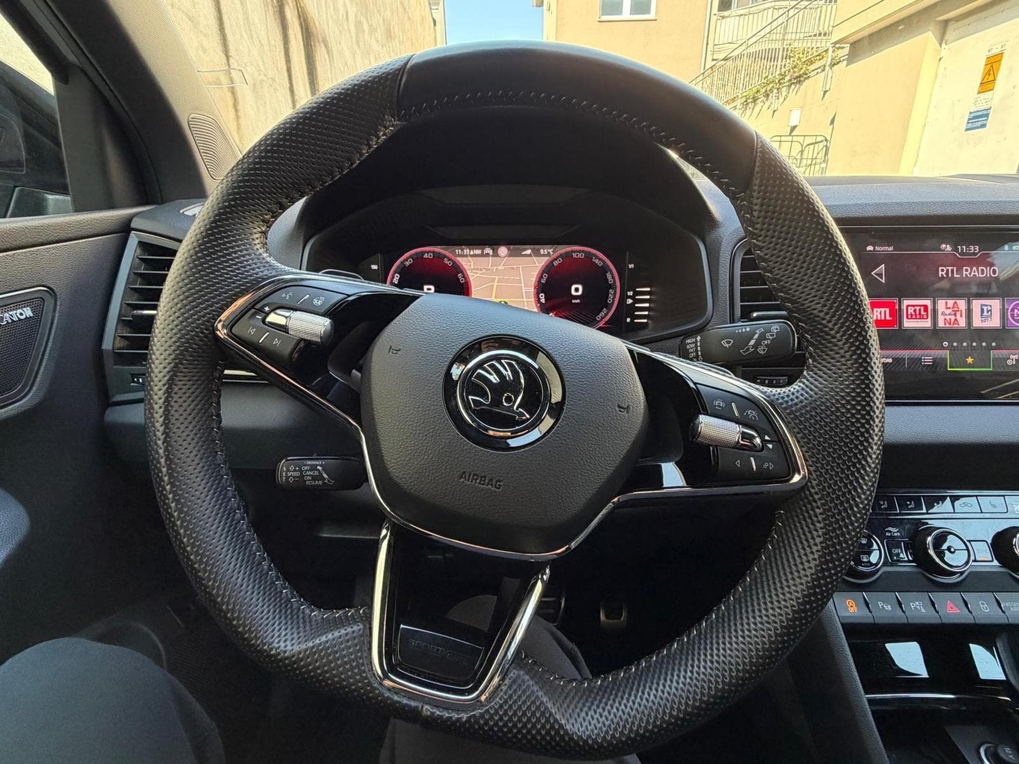 Skoda Karoq Sportline/DSG/4x4/Pano/Camera/ACC/Towbar (2023) - Photo 10