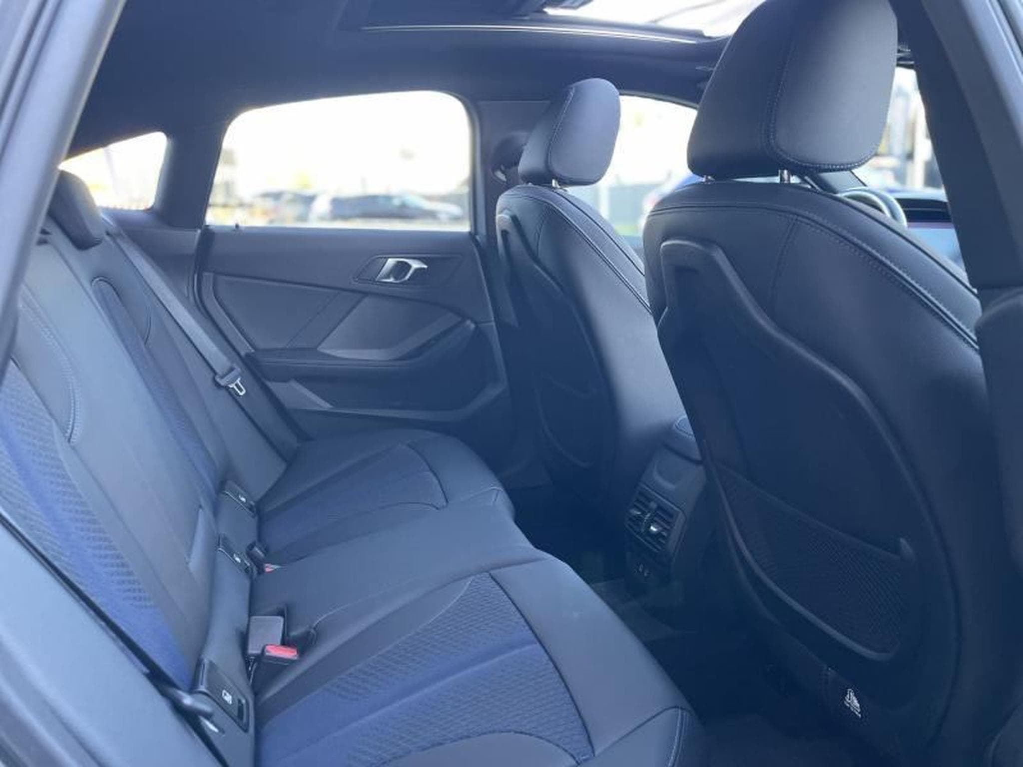 BMW 218 Gran Coupé i Pack M Auto Frozen Grey Toit Ouvrant (2024) - Photo 5