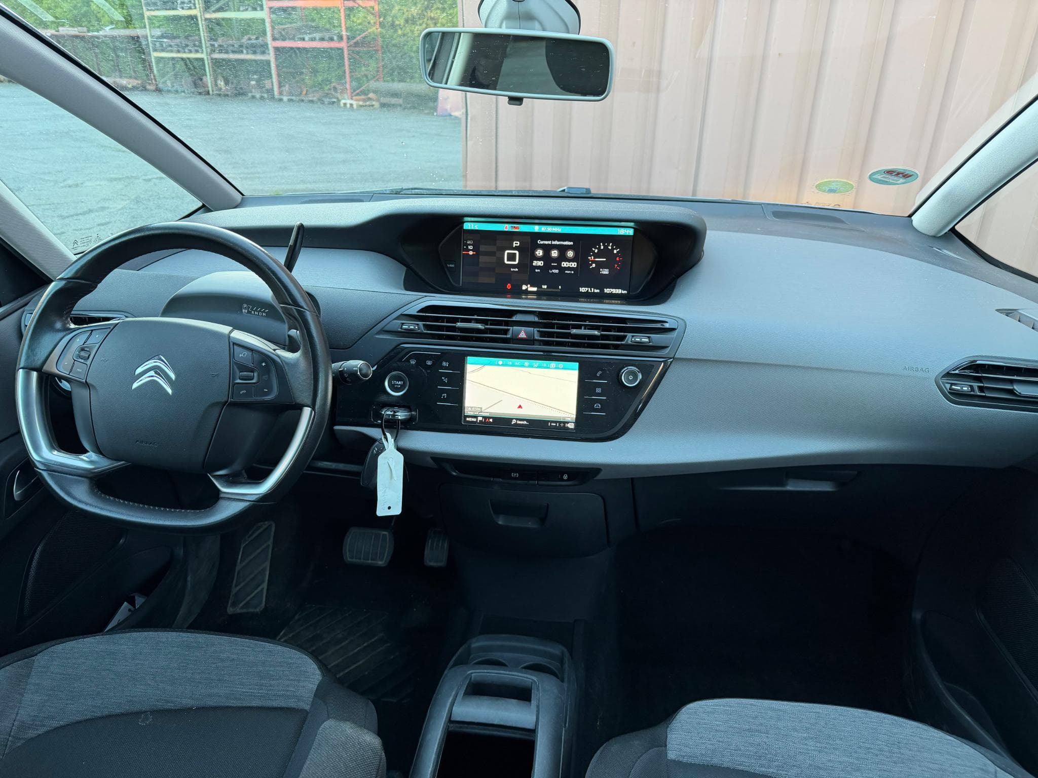 Citroën C4 Grand SpaceTourer 1.5 HDI 130CH EAT8 7 PLACES FEEL (2021) - Photo 3