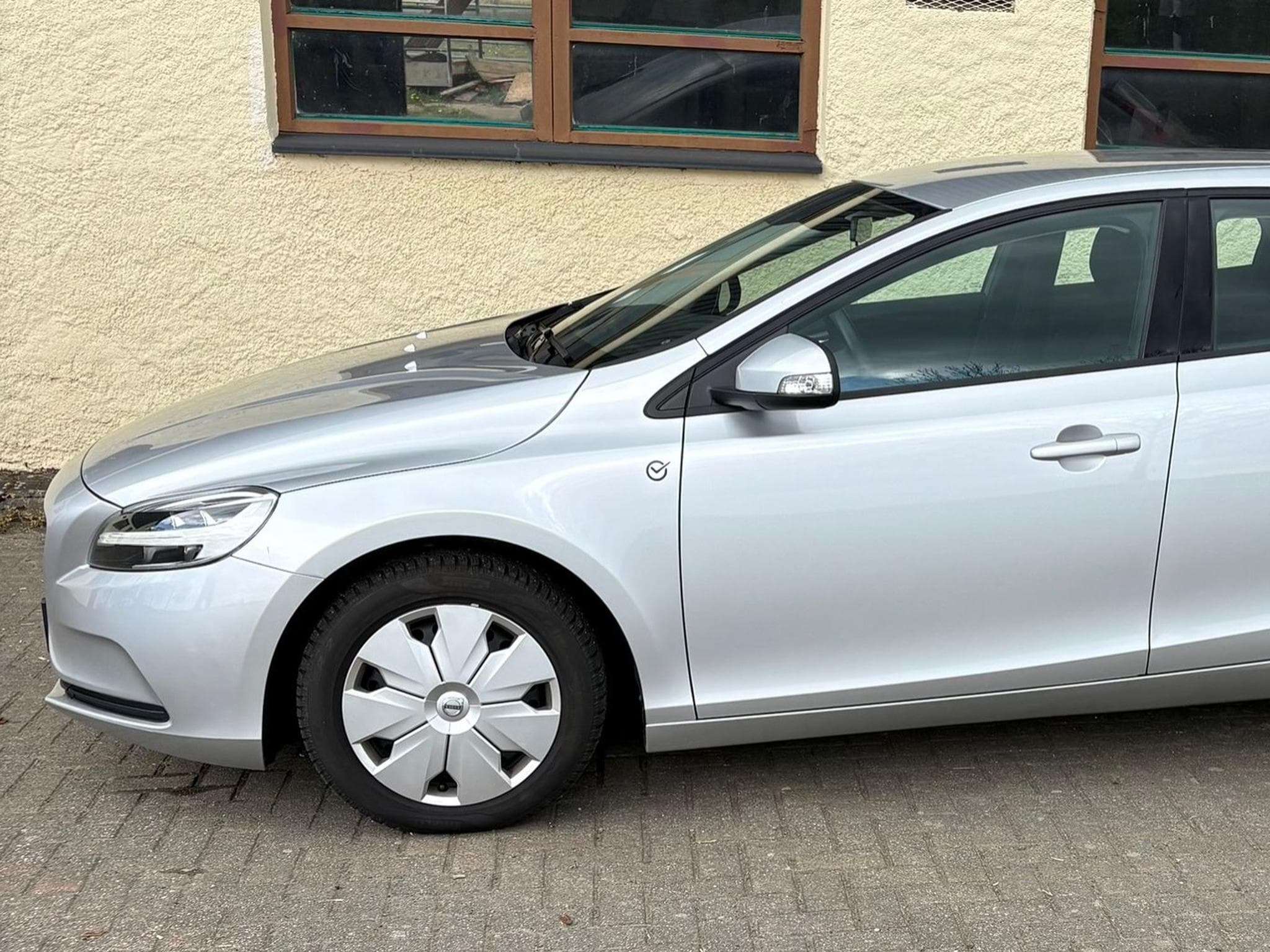 Volvo V40 (2018) - Photo 1