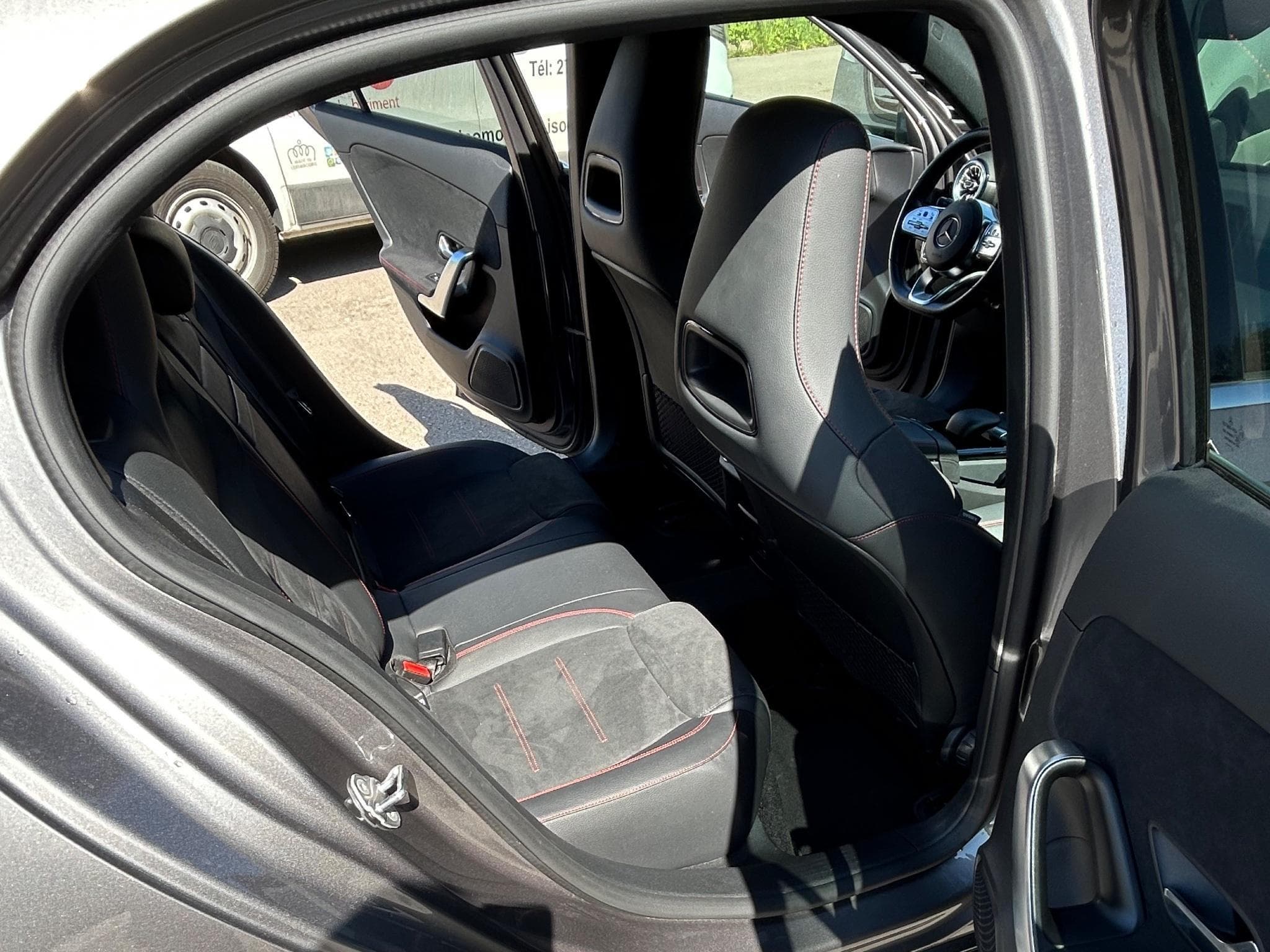 Mercedes A 200 d 4Matic AMG MBLED Keyl RFK Dist (2023) - Photo 12