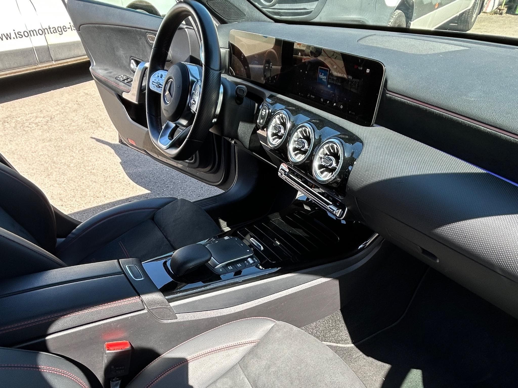 Mercedes A 200 d 4Matic AMG MBLED Keyl RFK Dist (2023) - Photo 10