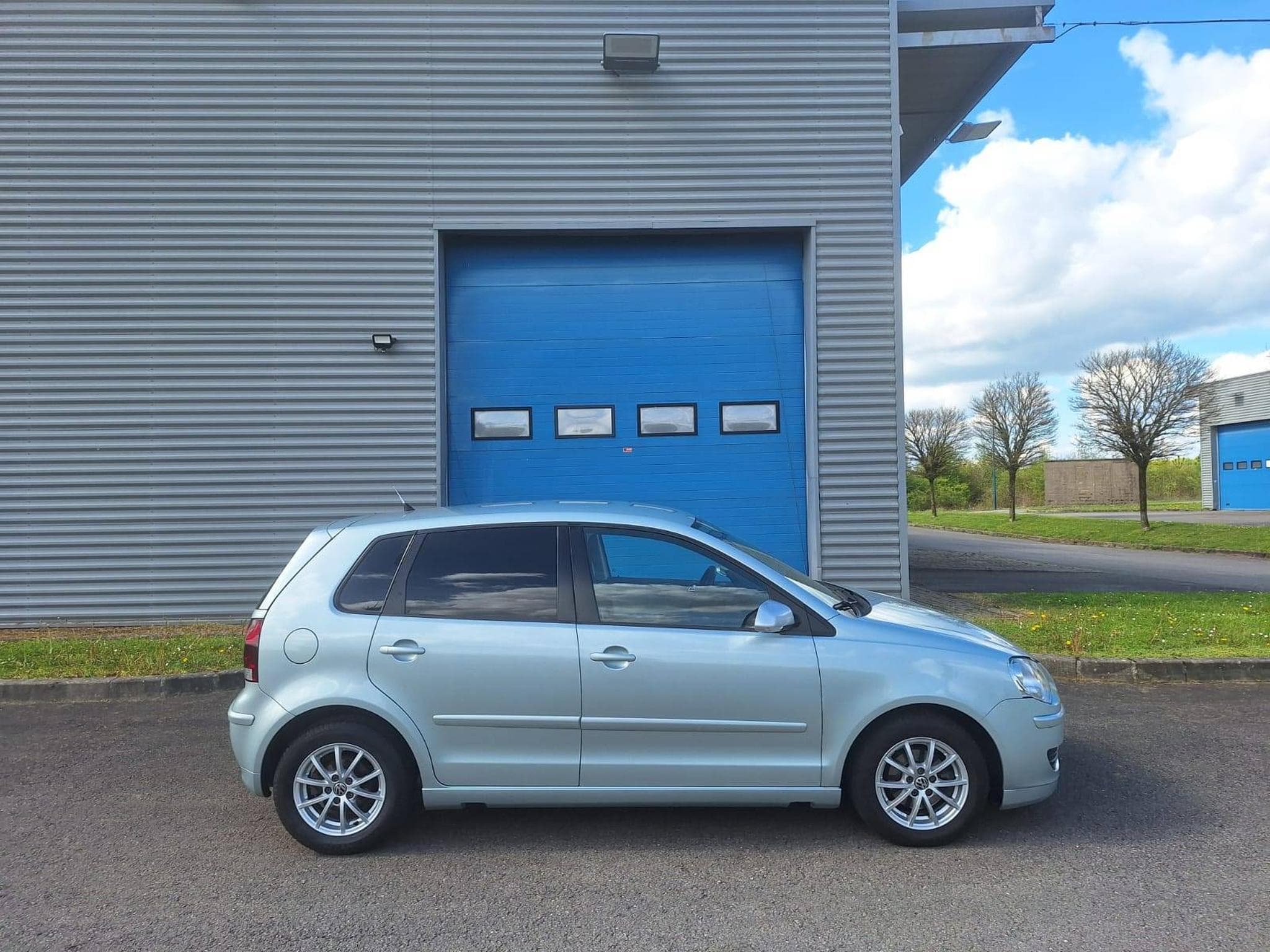 VW Polo IV ph.2 1.4 Tdi 80ch bluemotion (2008) - Photo 2