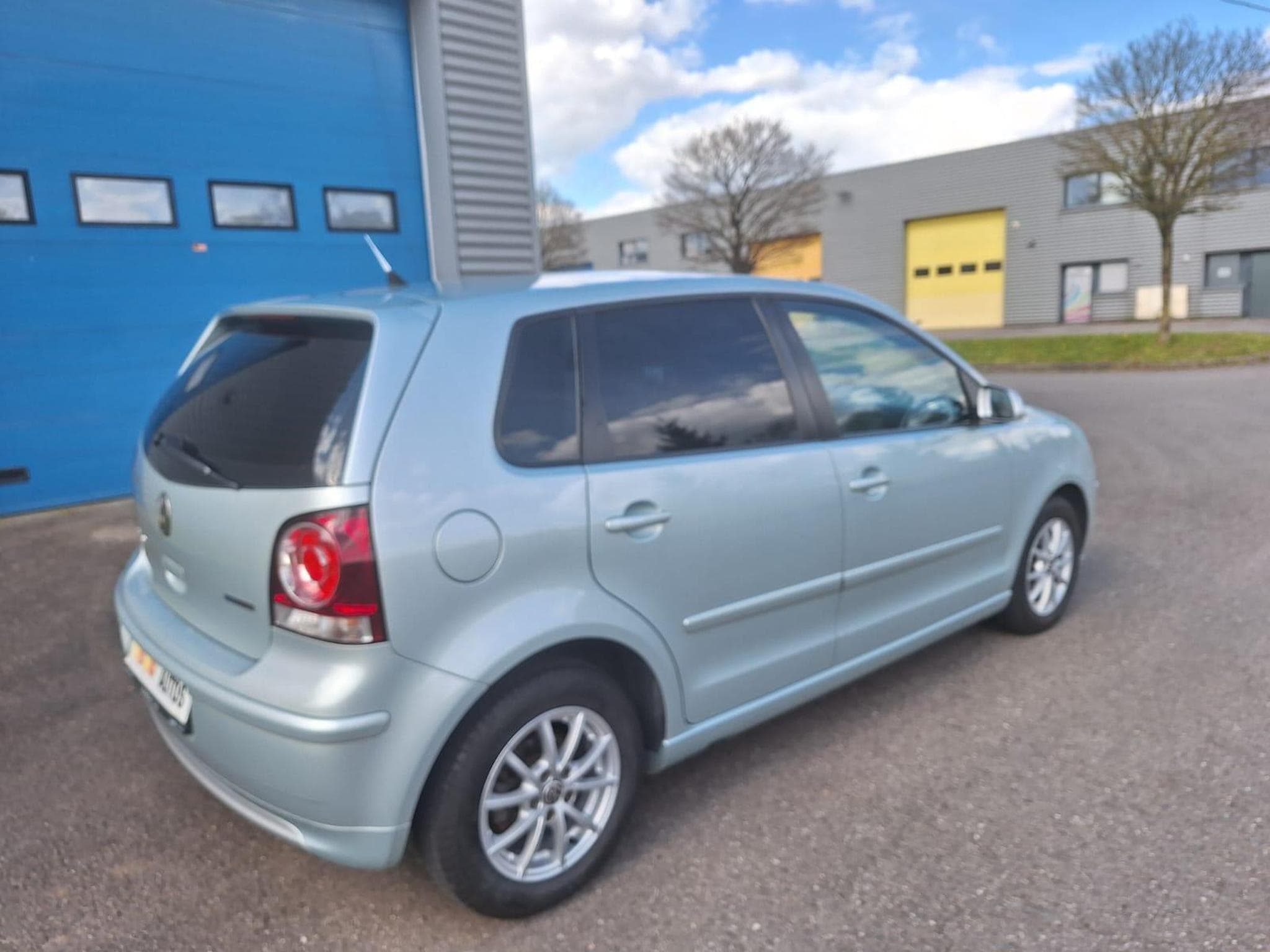 VW Polo IV ph.2 1.4 Tdi 80ch bluemotion (2008) - Photo 3