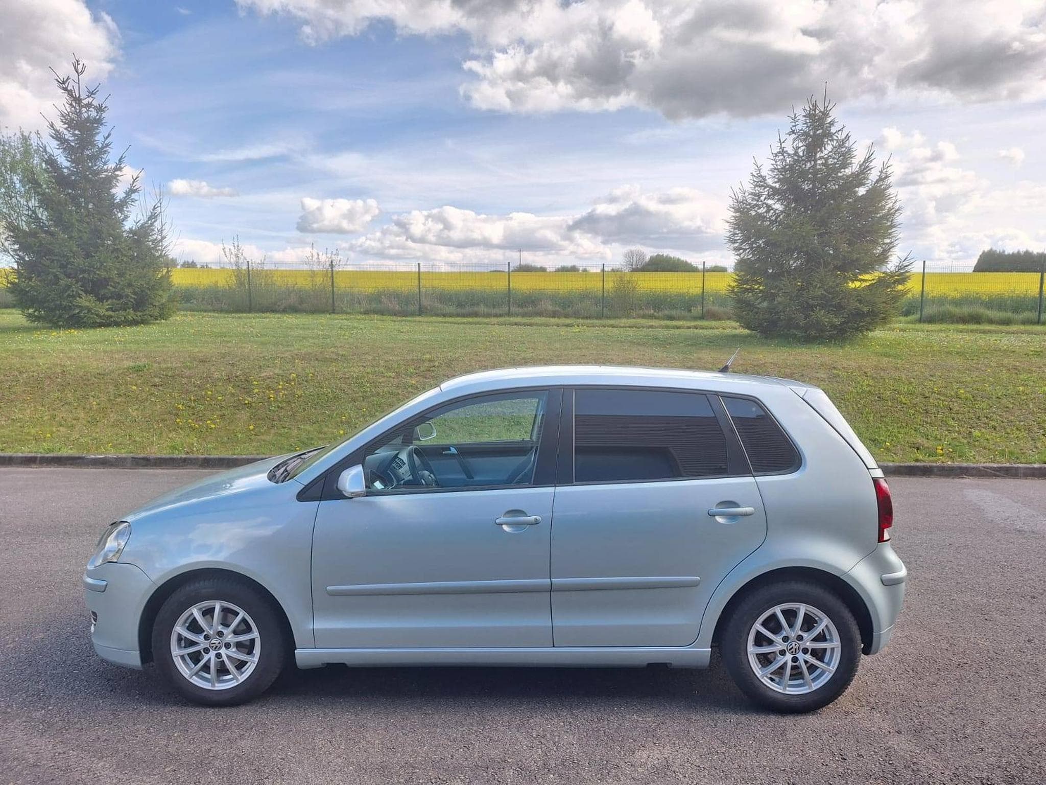 VW Polo IV ph.2 1.4 Tdi 80ch bluemotion (2008) - Photo 6