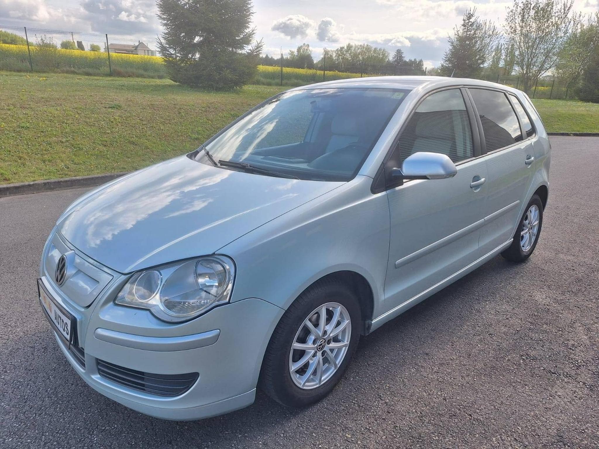 VW Polo IV ph.2 1.4 Tdi 80ch bluemotion (2008) - Photo 7