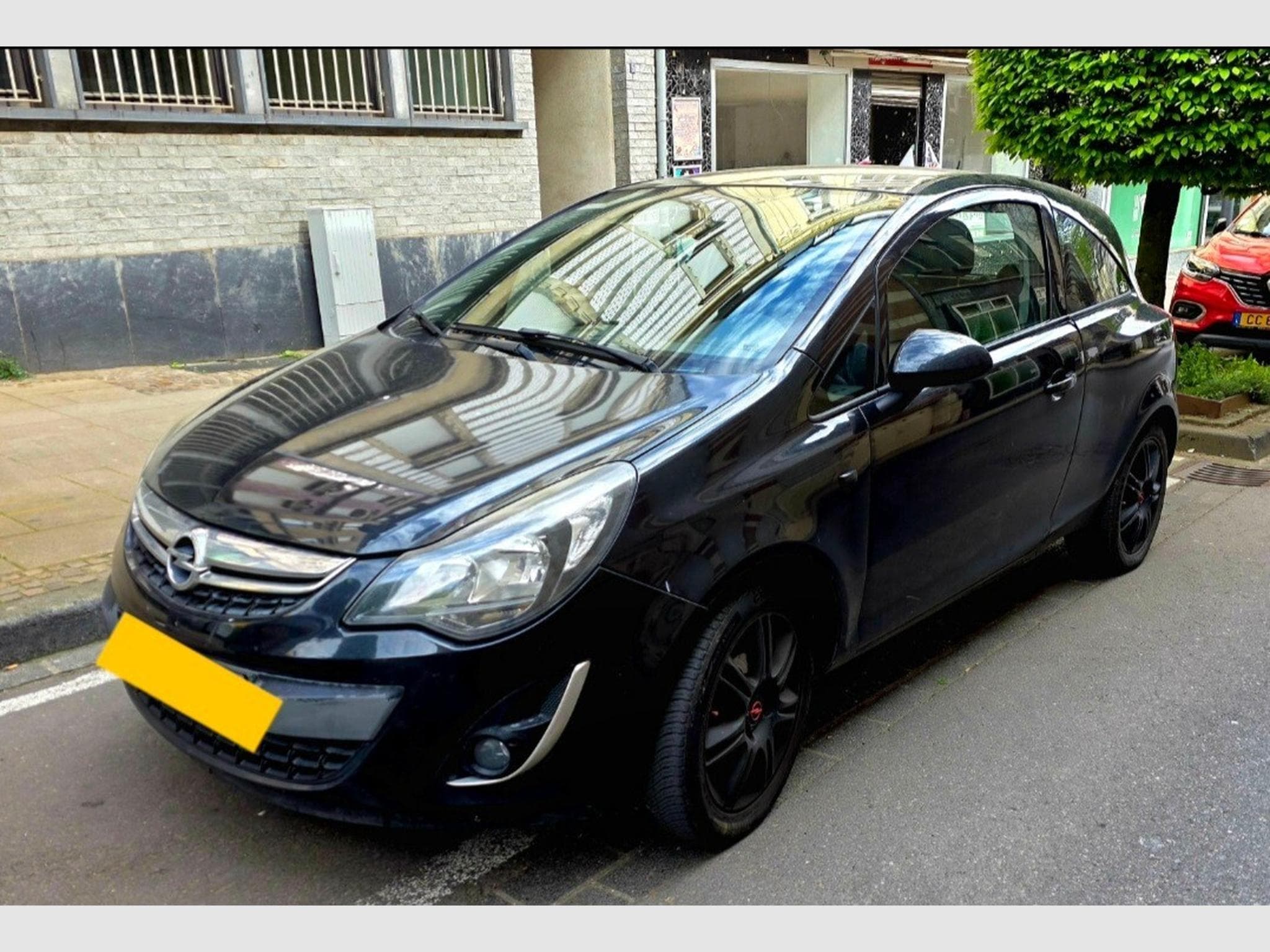 Opel Corsa 1.4 essence (2014) - Photo 1