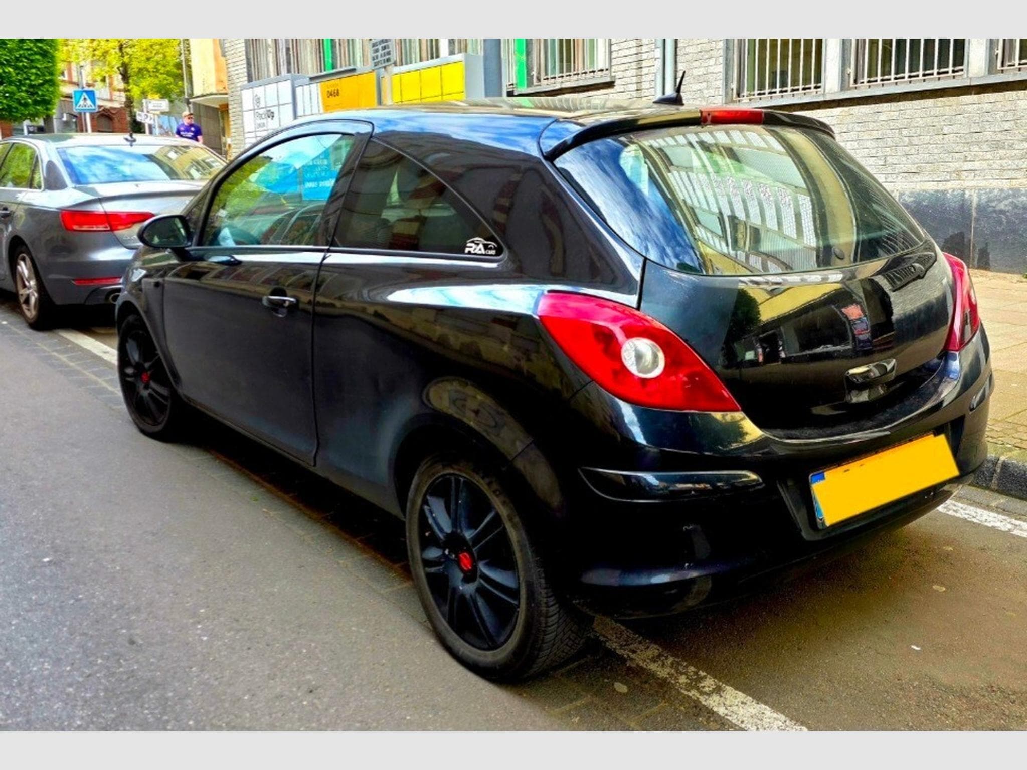 Opel Corsa 1.4 essence (2014) - Photo 3